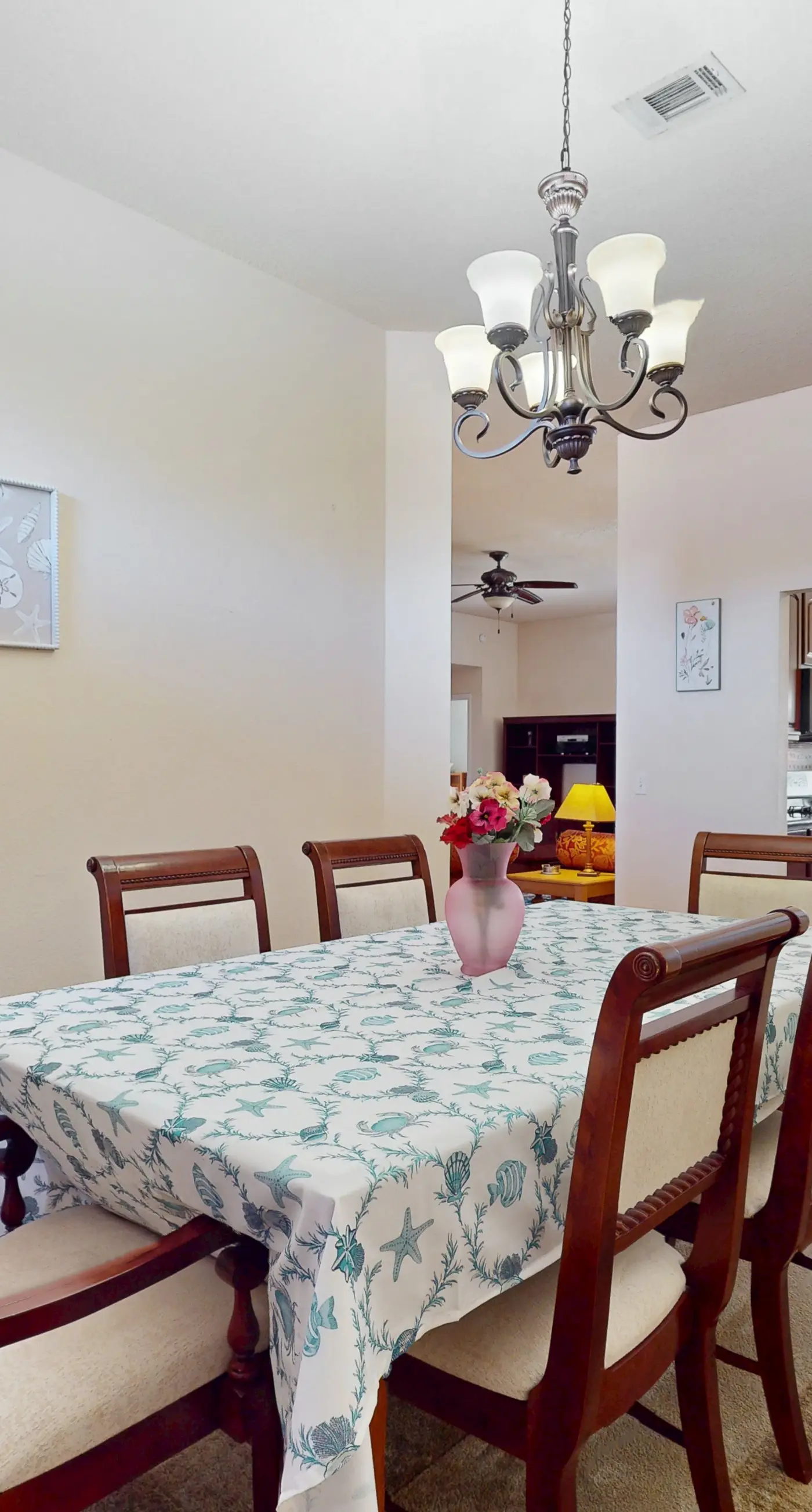 Gorgeous pet friendly coastal home with plenty of space and easy beach access