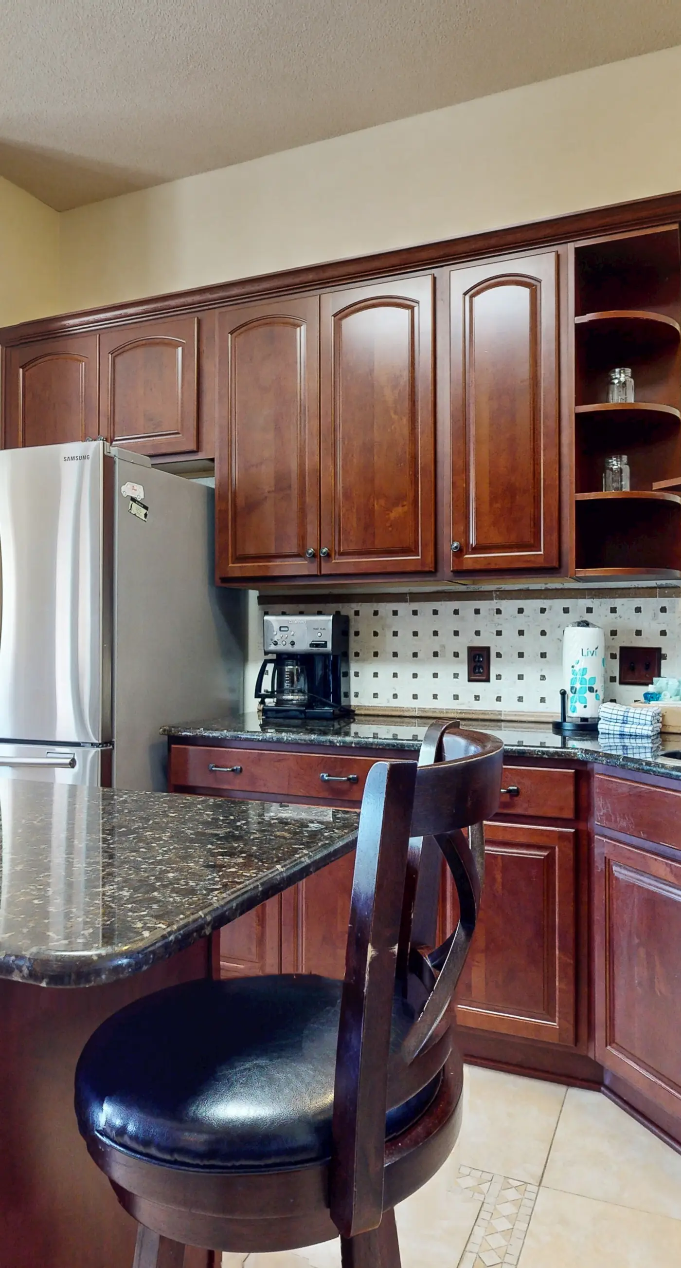 Gorgeous pet friendly coastal home with plenty of space and easy beach access