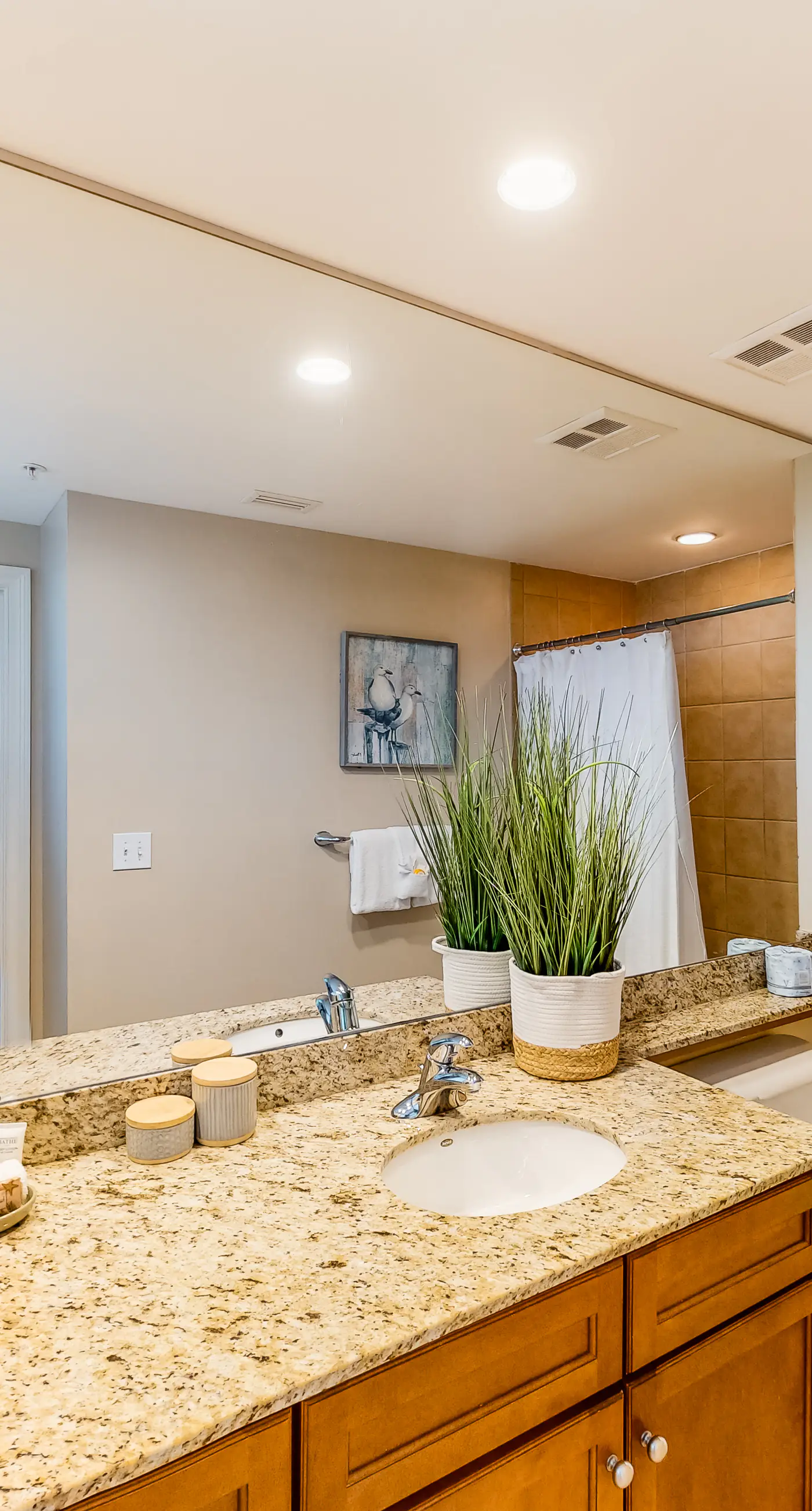 Updated oceanfront penthouse with sunset balcony views, pool, hot tub & gym