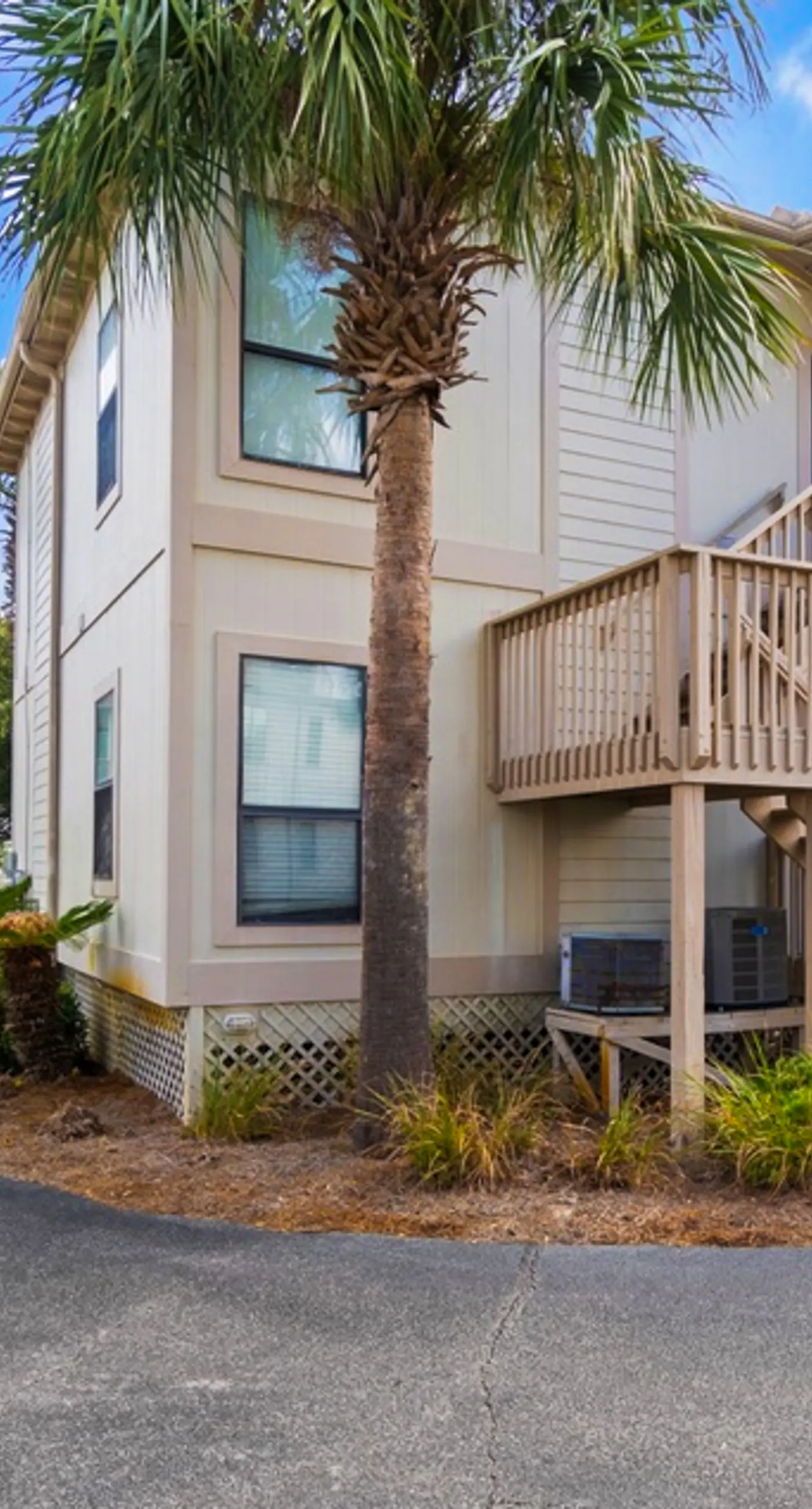 Gorgeous coastal townhome with private balcony/porch, W/D,  and shared pool