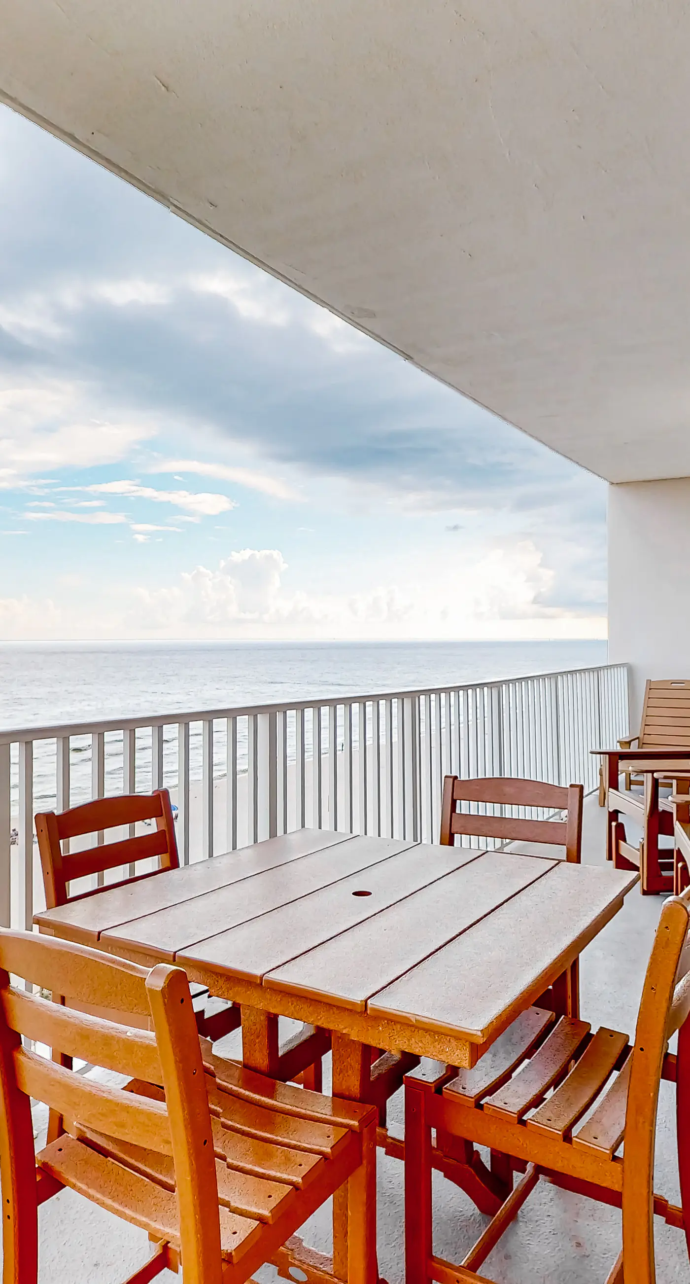 Inviting Gulf-front condo In Perdido Key with waterfront pool/hot tub and oceanfront balcony