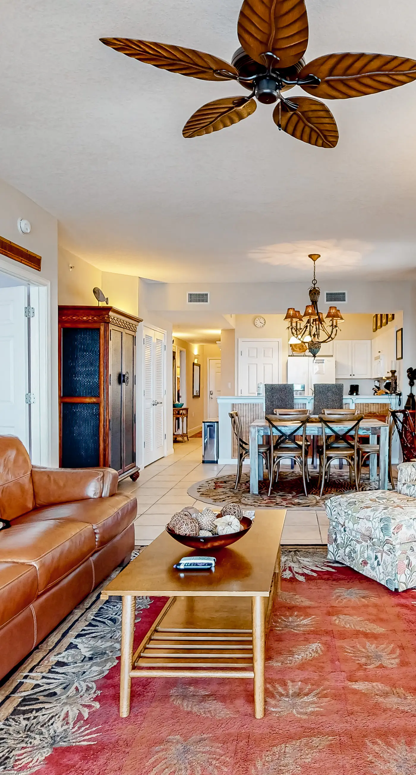 Inviting Gulf-front condo In Perdido Key with waterfront pool/hot tub and oceanfront balcony