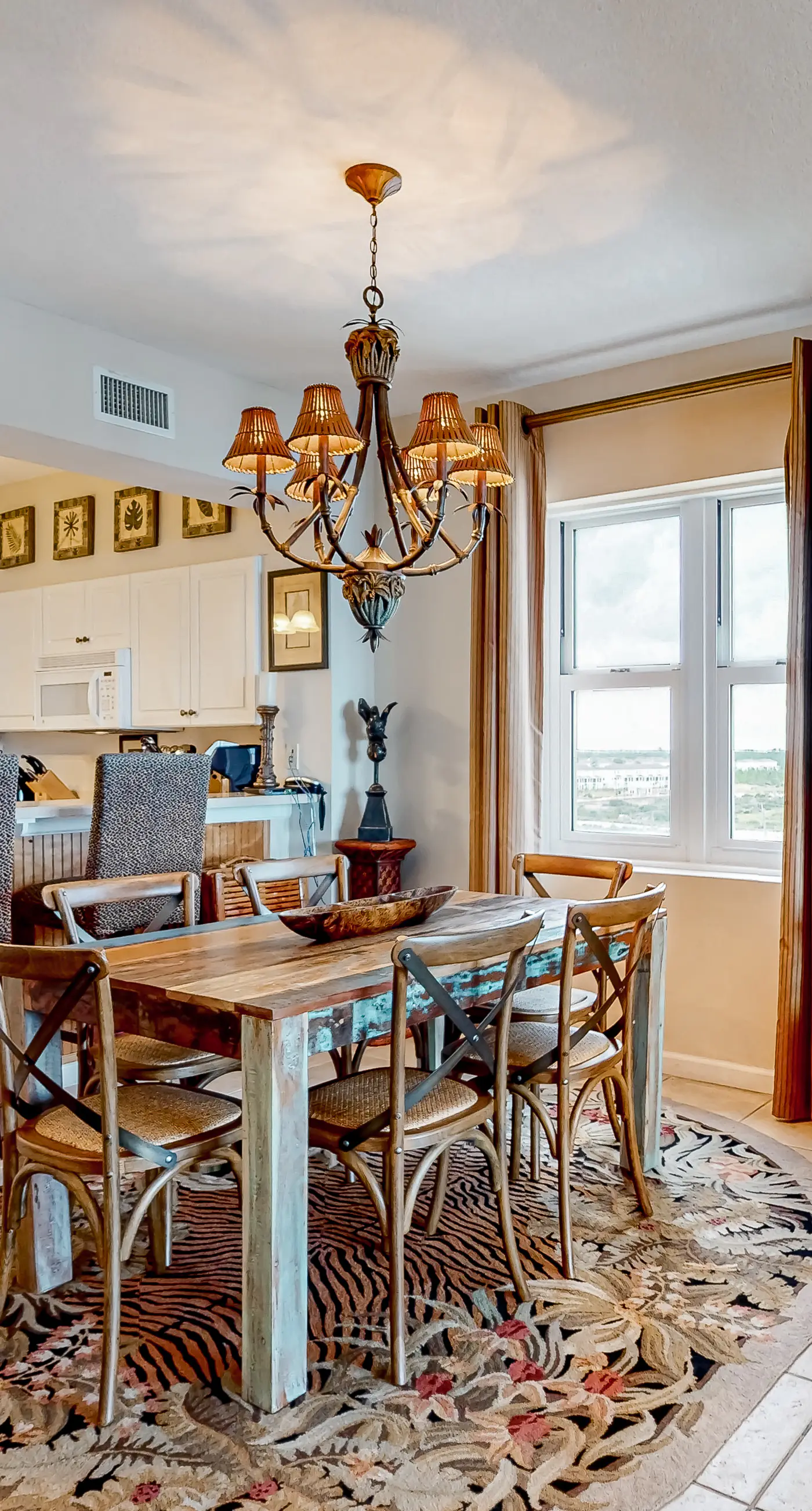 Inviting Gulf-front condo In Perdido Key with waterfront pool/hot tub and oceanfront balcony