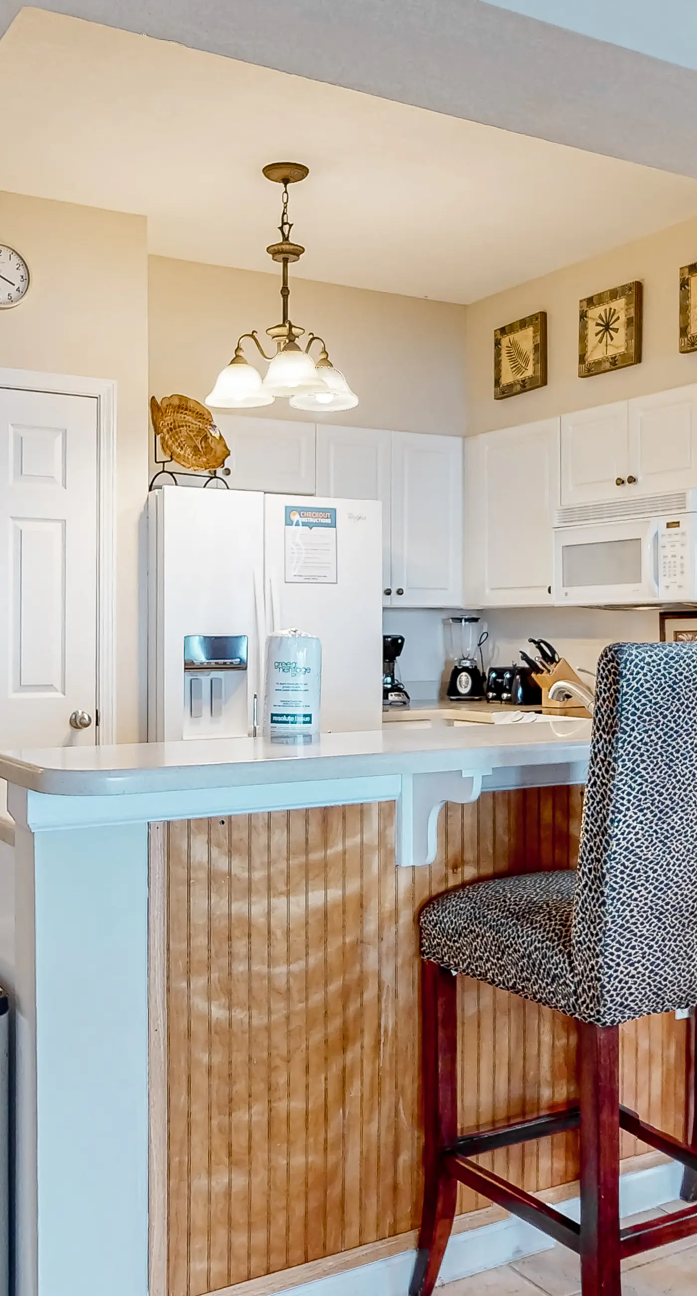 Inviting Gulf-front condo In Perdido Key with waterfront pool/hot tub and oceanfront balcony