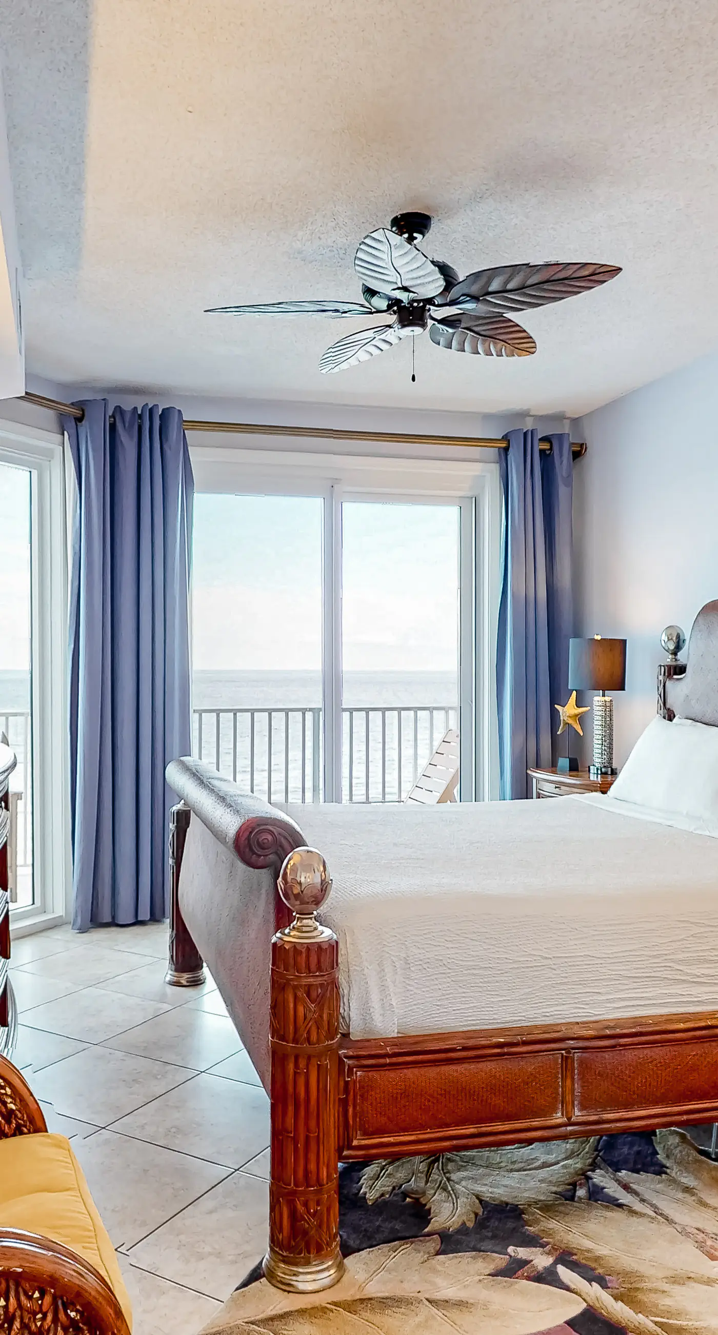 Inviting Gulf-front condo In Perdido Key with waterfront pool/hot tub and oceanfront balcony