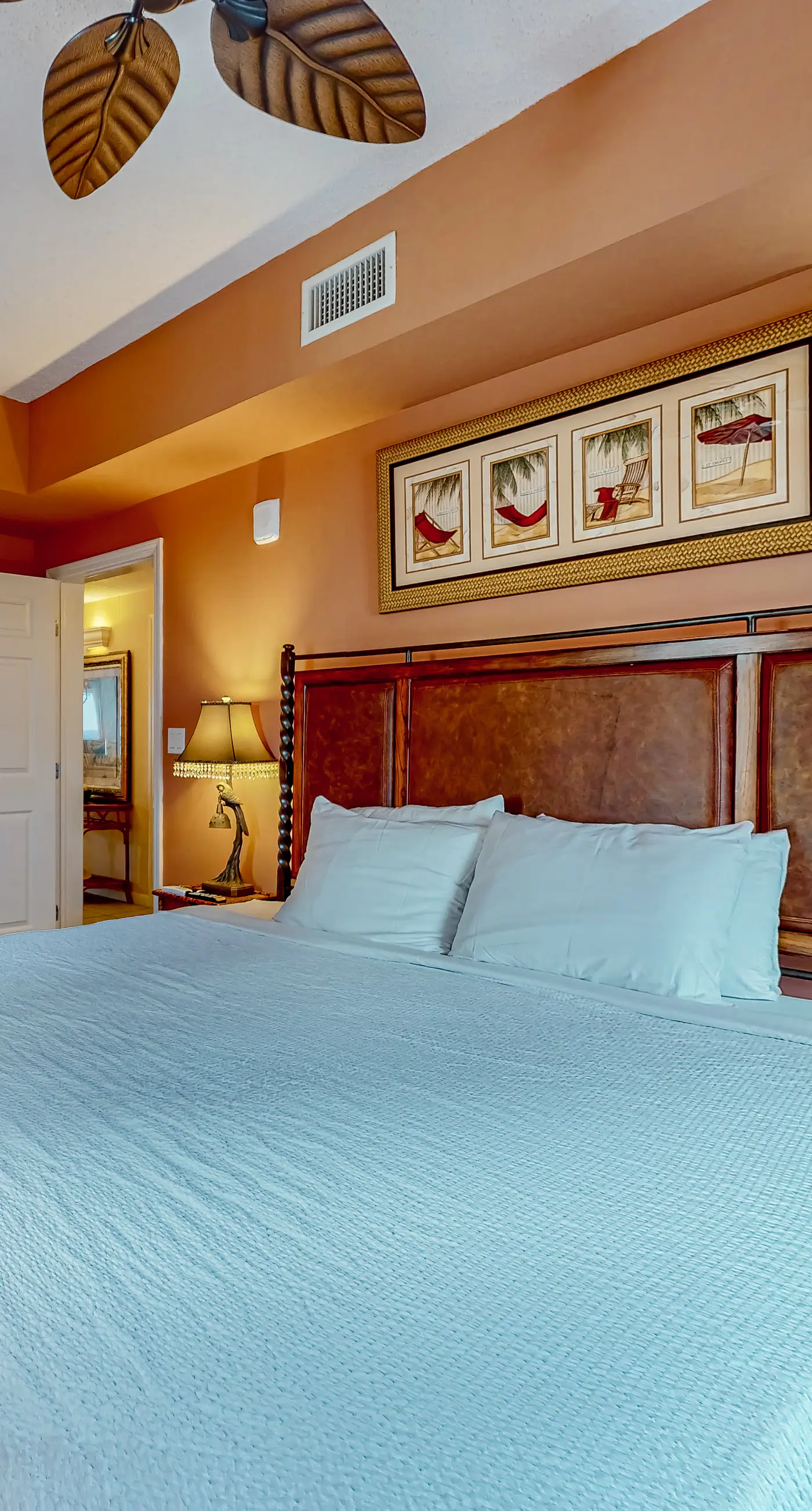 Inviting Gulf-front condo In Perdido Key with waterfront pool/hot tub and oceanfront balcony