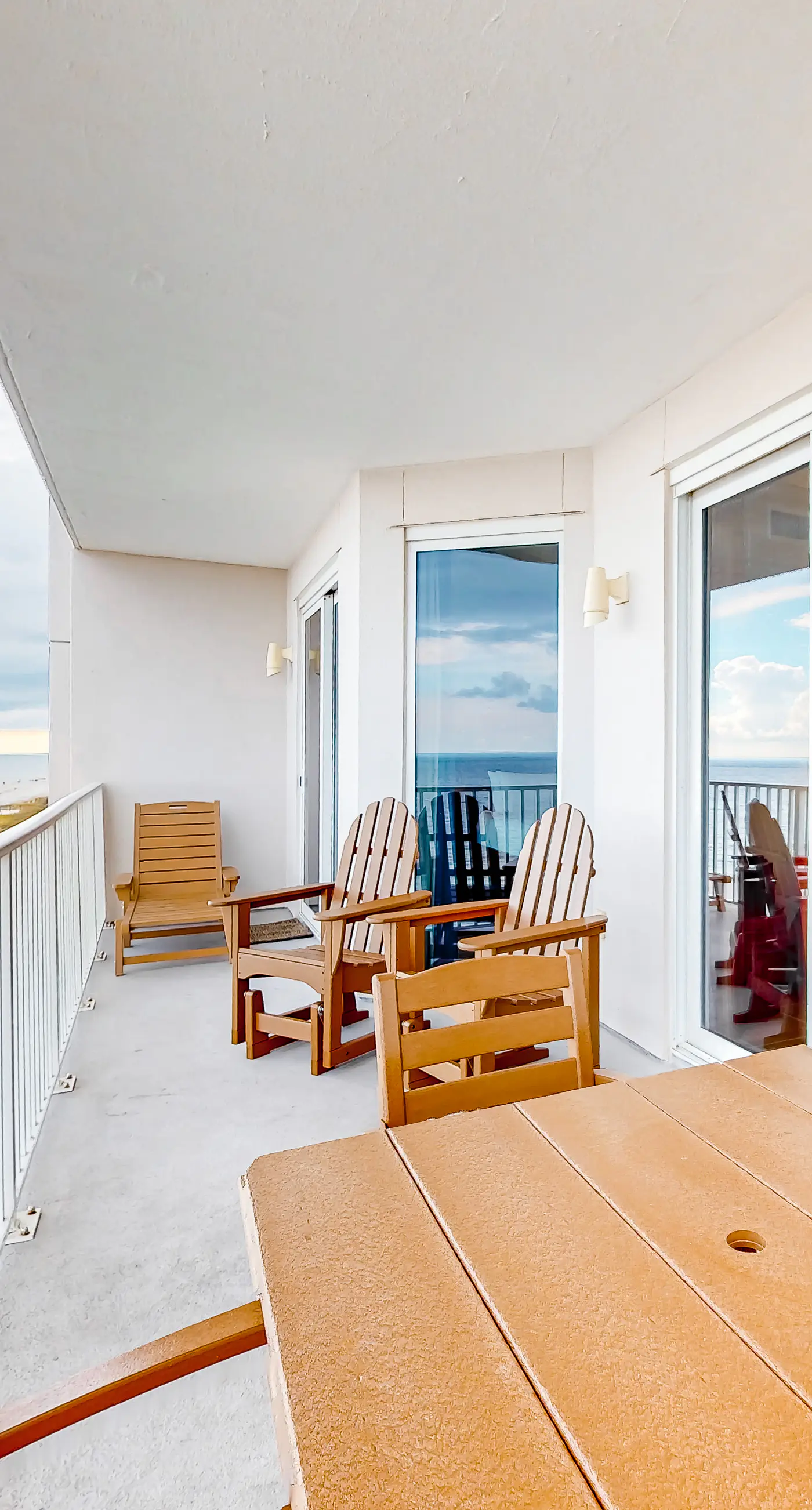 Inviting Gulf-front condo In Perdido Key with waterfront pool/hot tub and oceanfront balcony