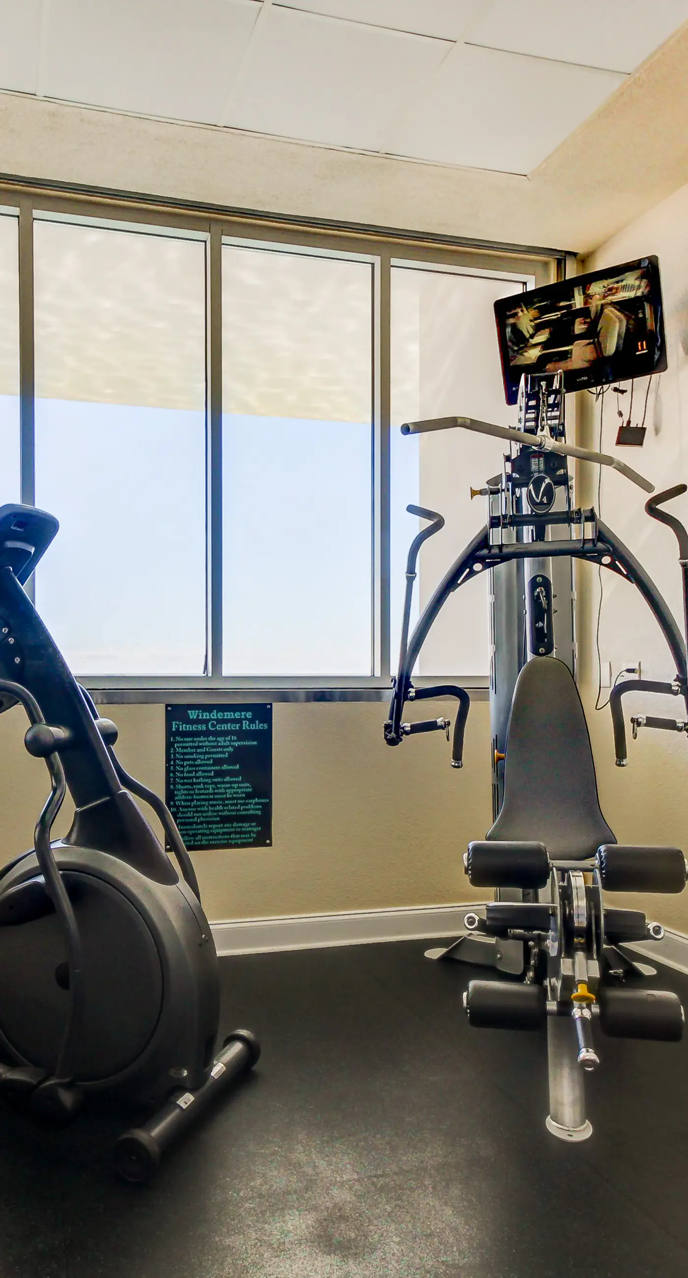 Inviting Gulf-front condo In Perdido Key with waterfront pool/hot tub and oceanfront balcony