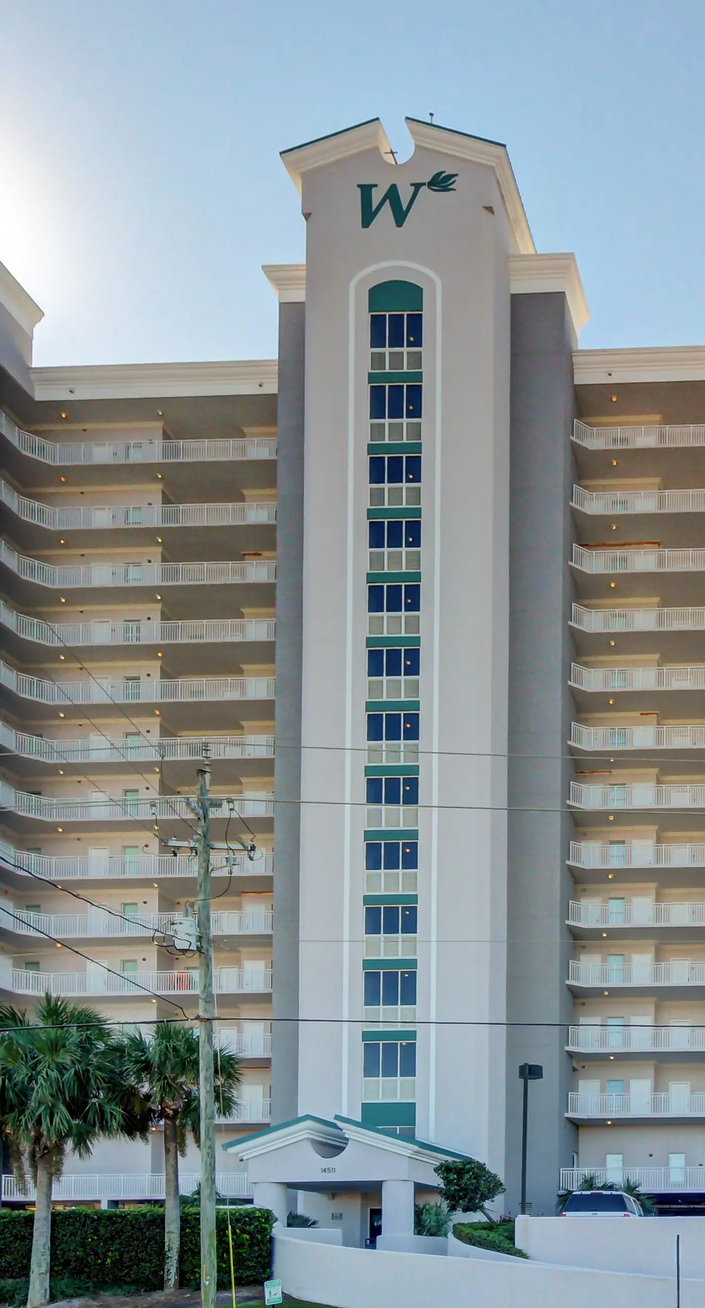 Inviting Gulf-front condo In Perdido Key with waterfront pool/hot tub and oceanfront balcony