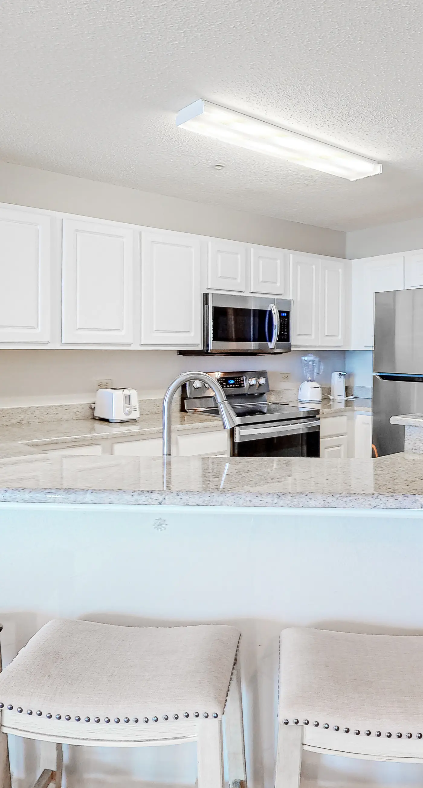 6th-floor updated Gulf-front retreat - near area attractions & restaurants