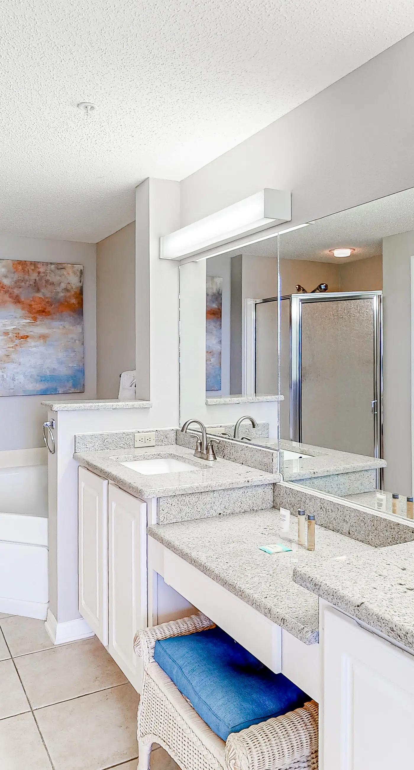 6th-floor updated Gulf-front retreat - near area attractions & restaurants