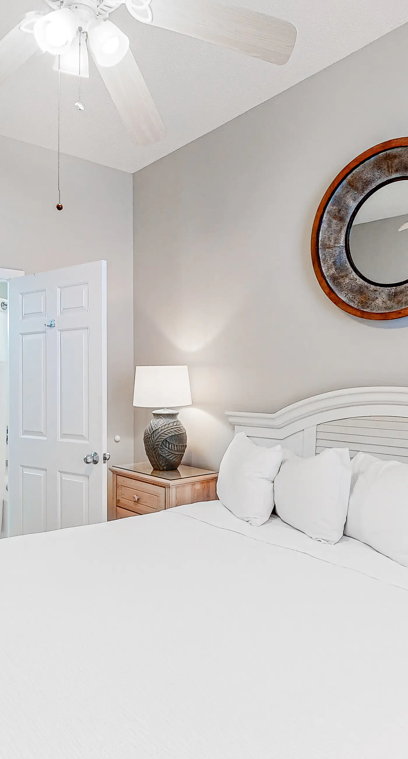 6th-floor updated Gulf-front retreat - near area attractions & restaurants