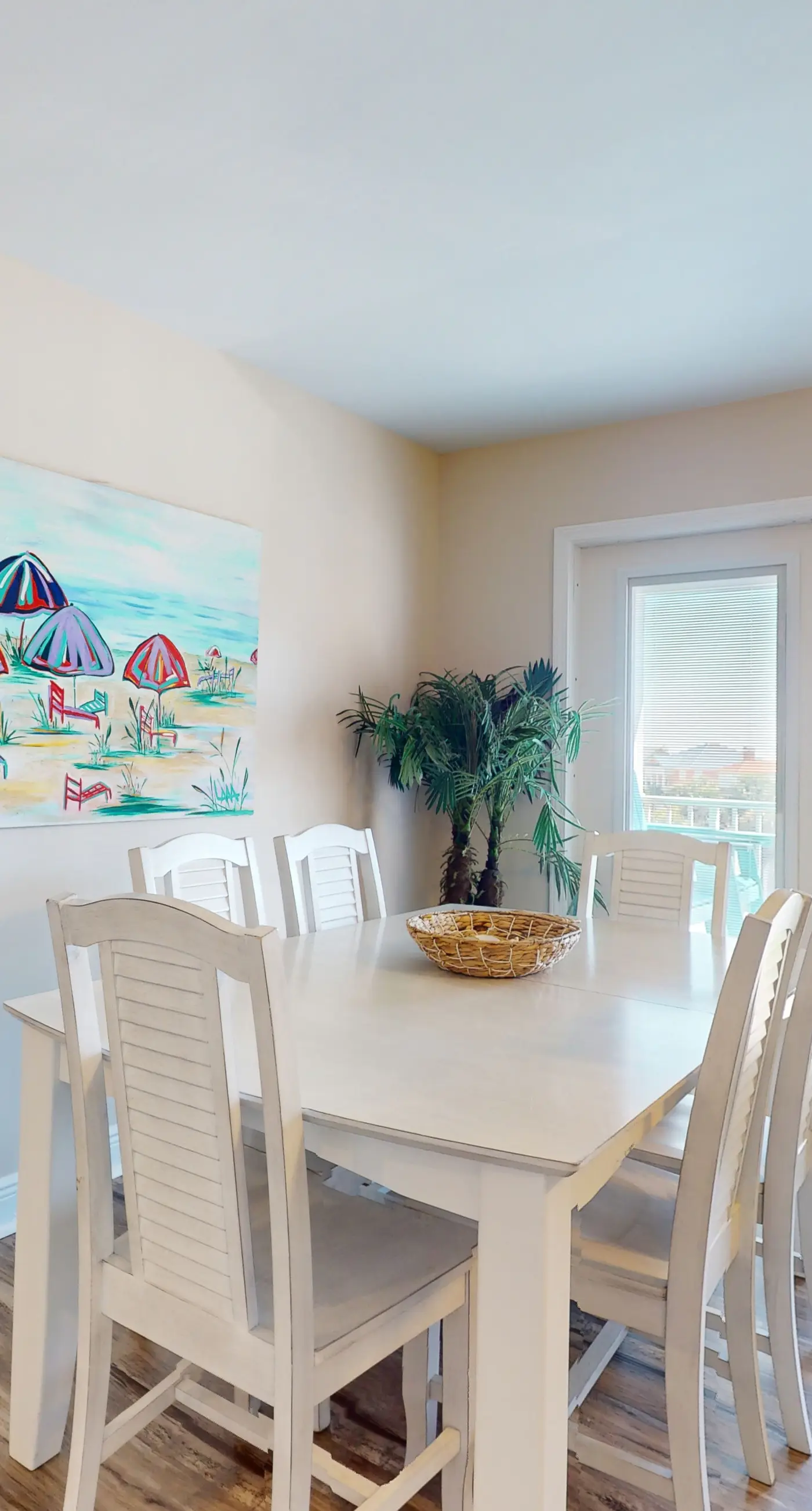 Airy coastal condo steps to the Gulf & quick drive to entertainment