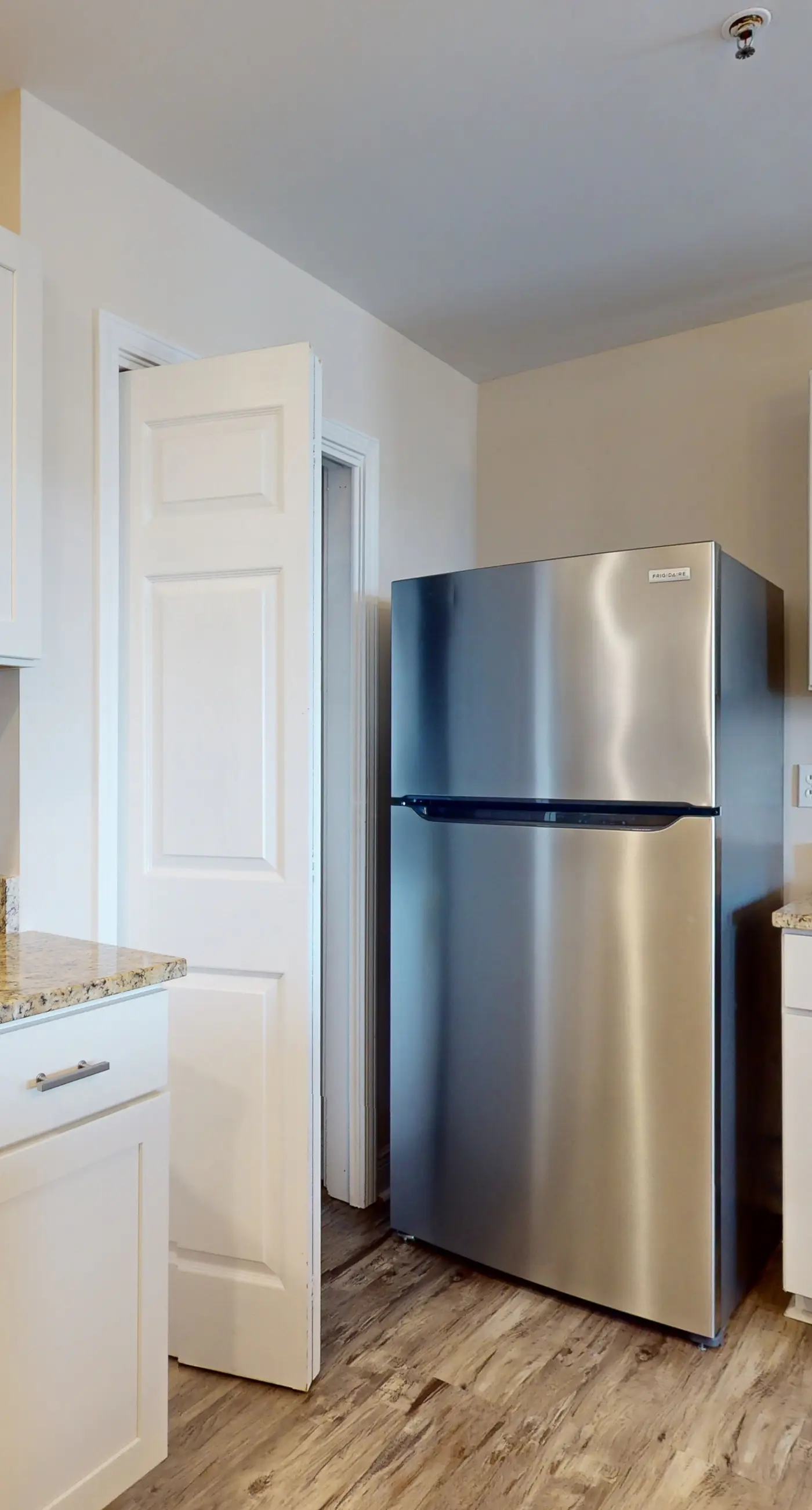 Airy coastal condo steps to the Gulf & quick drive to entertainment