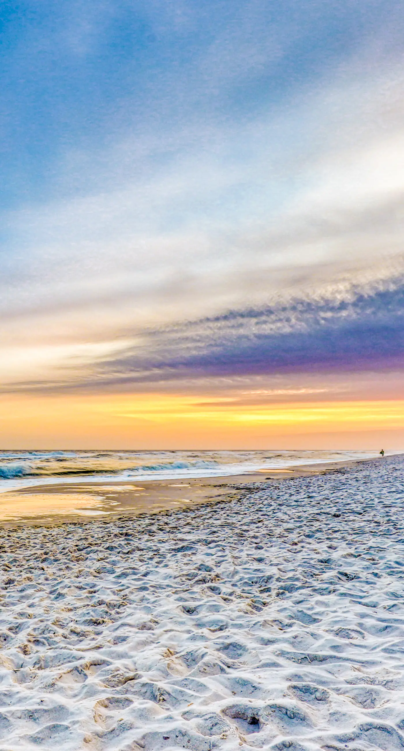 Gulf-view condo with amazing views, private balcony, pool & hot tub