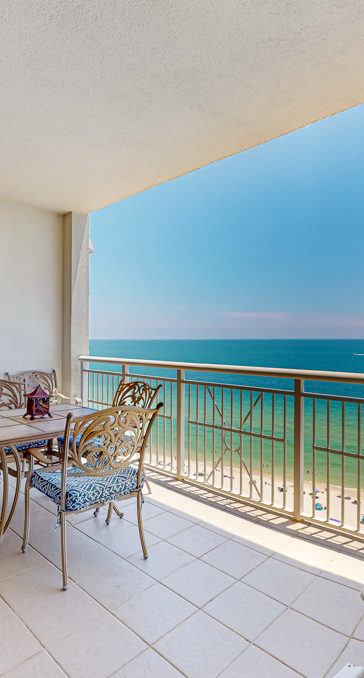 Gulf-view condo with amazing views, private balcony, pool & hot tub