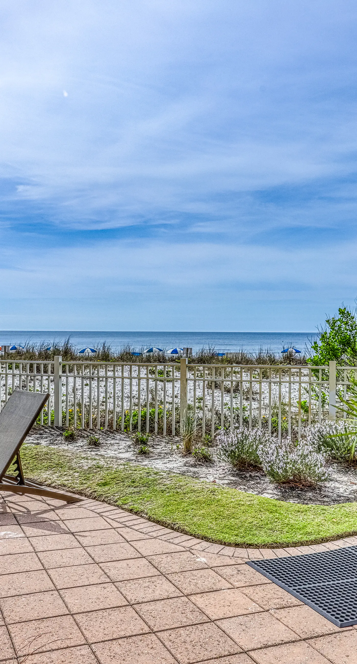 Gulf-view condo with amazing views, private balcony, pool & hot tub