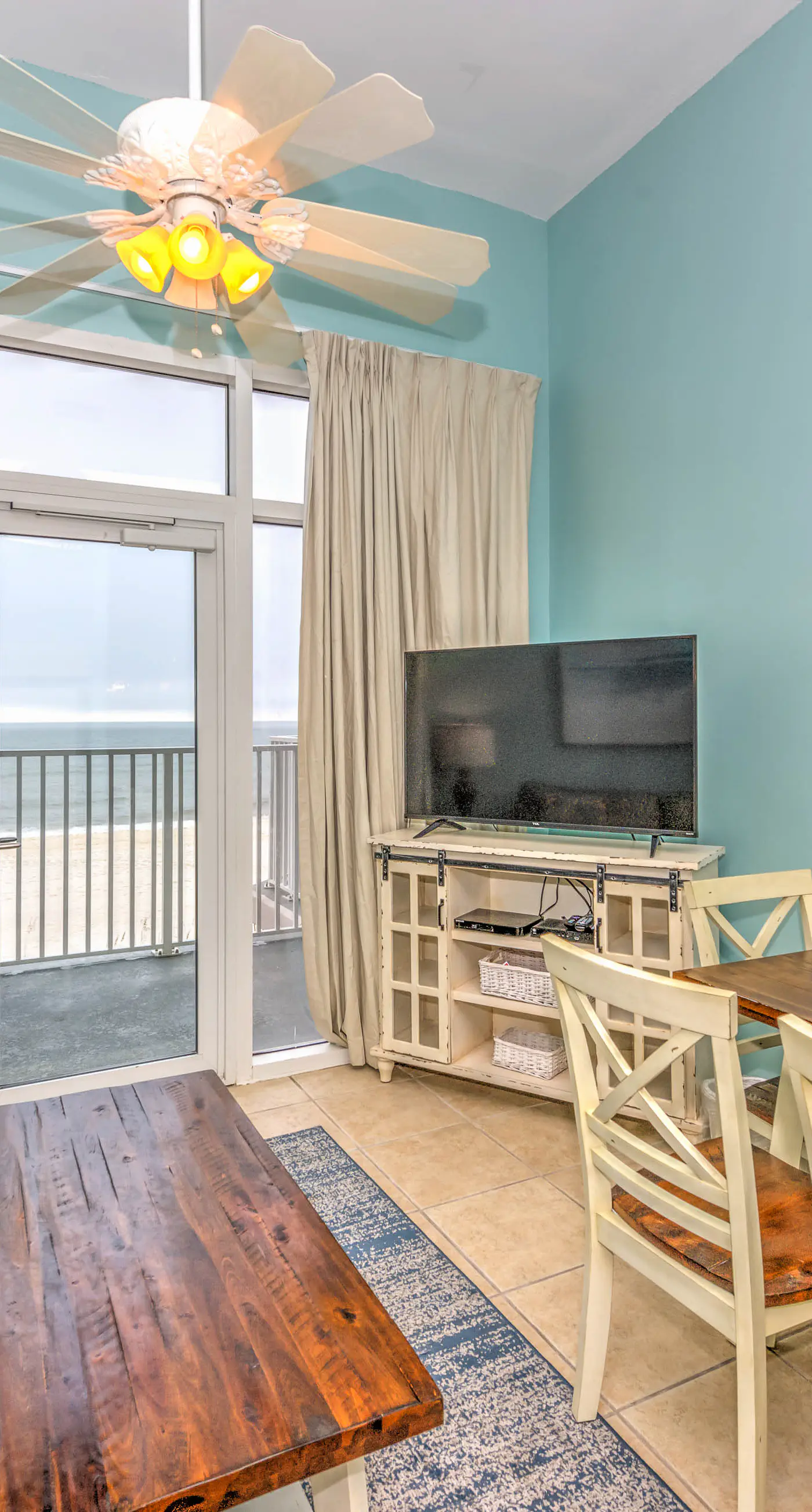 Inviting Gulf-front condo In Perdido Key with waterfront pool/hot tub and oceanfront balcony