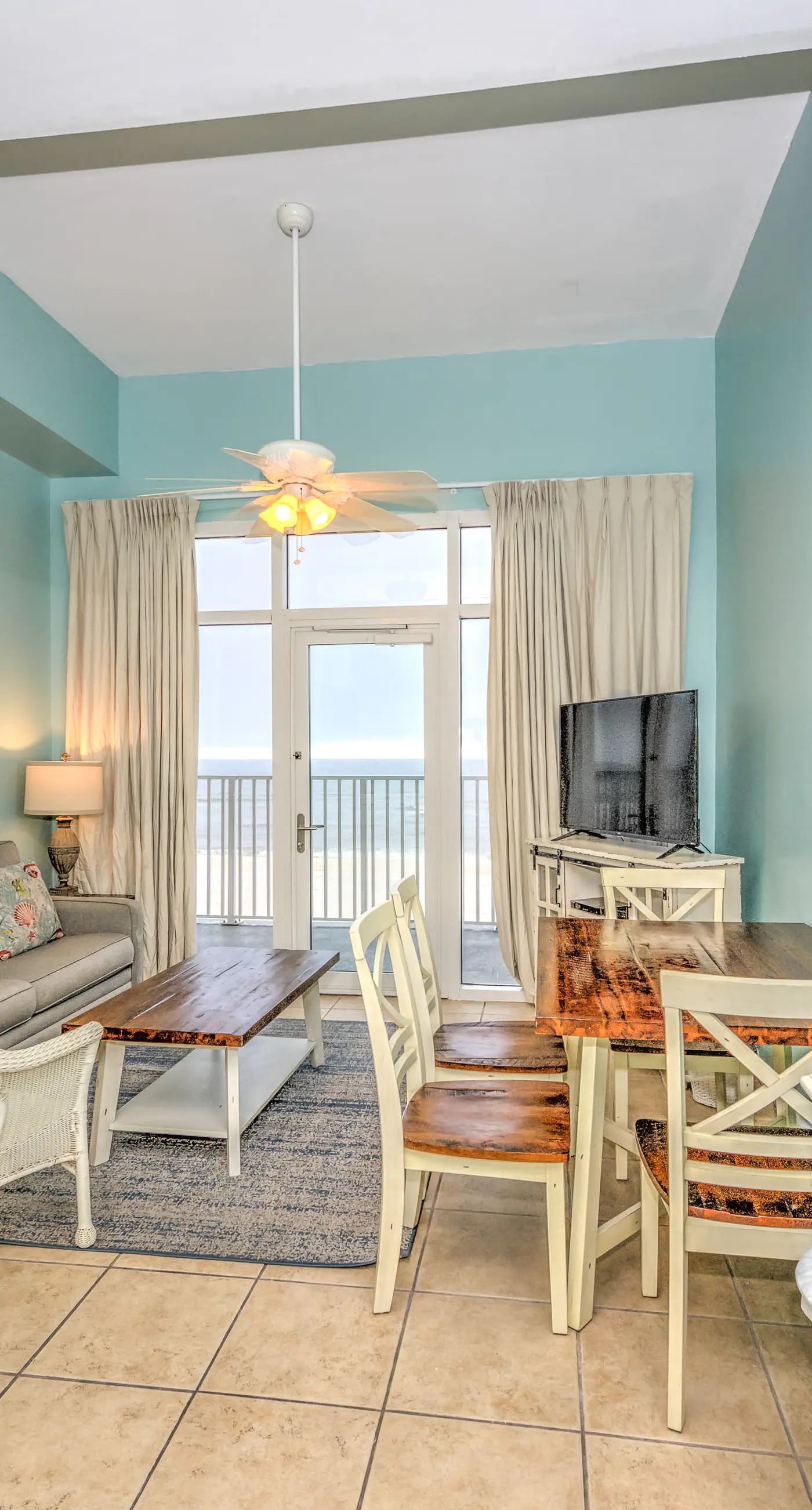 Inviting Gulf-front condo In Perdido Key with waterfront pool/hot tub and oceanfront balcony