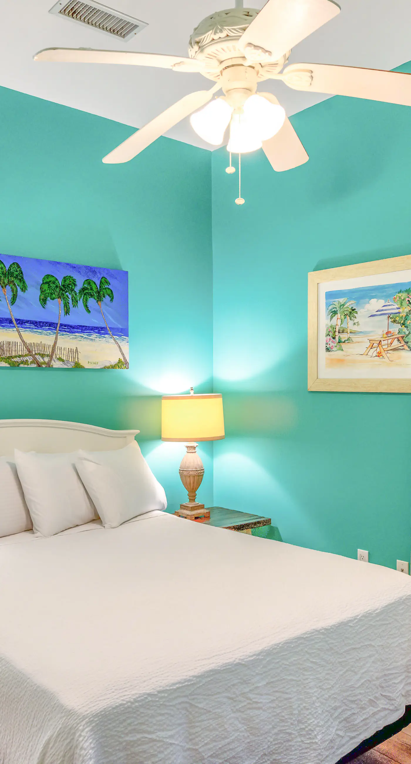 Inviting Gulf-front condo In Perdido Key with waterfront pool/hot tub and oceanfront balcony