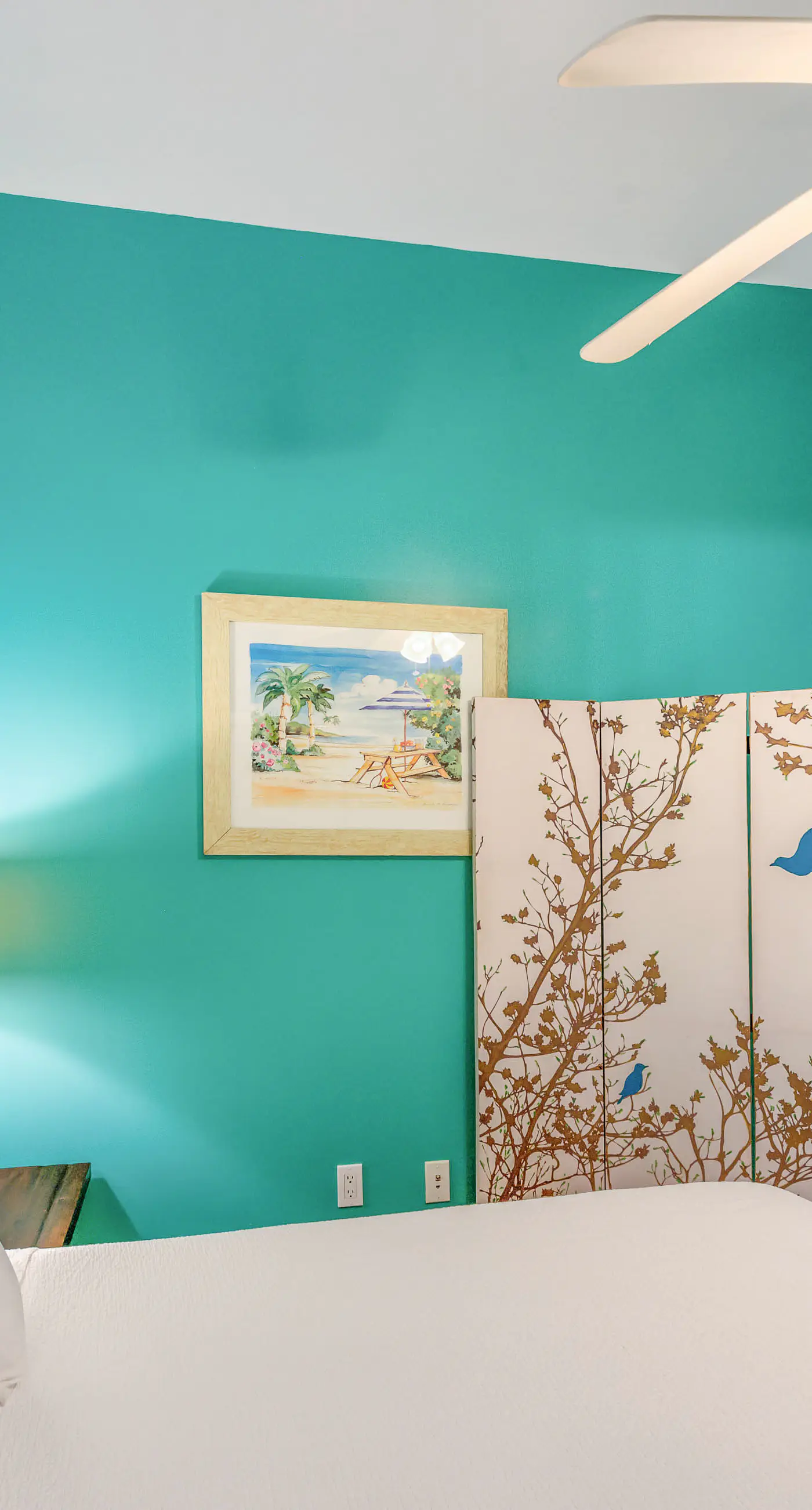 Inviting Gulf-front condo In Perdido Key with waterfront pool/hot tub and oceanfront balcony