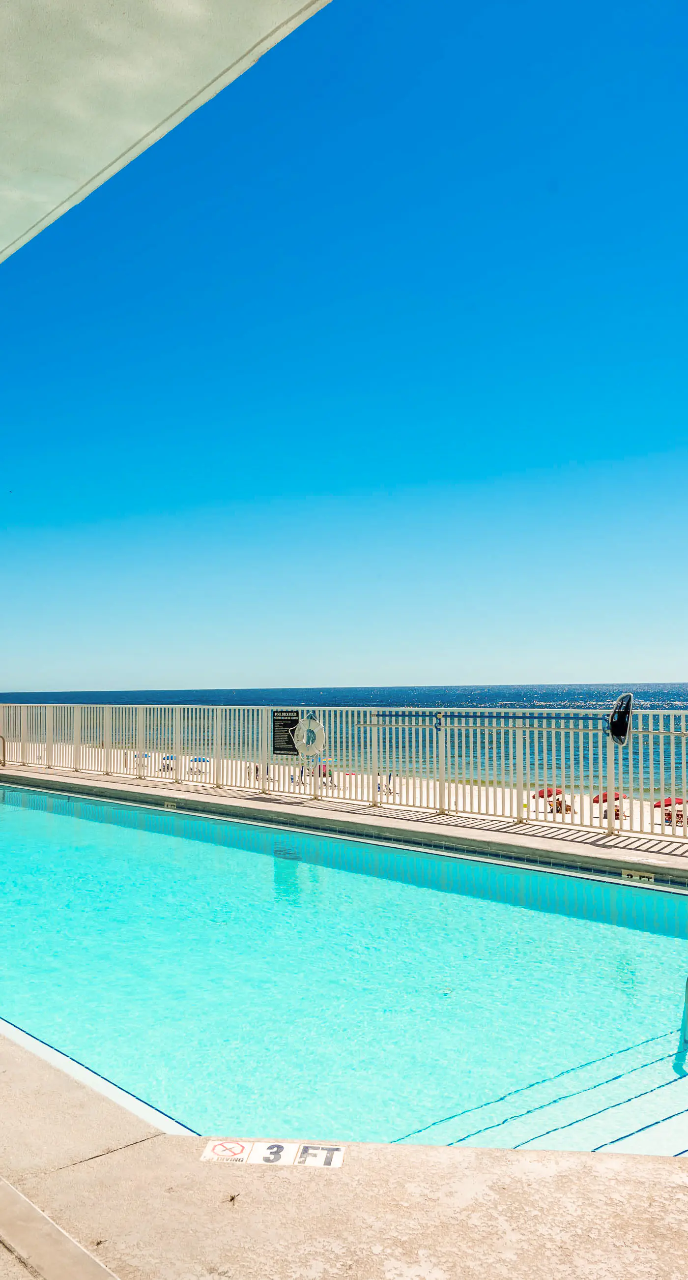 Inviting Gulf-front condo In Perdido Key with waterfront pool/hot tub and oceanfront balcony