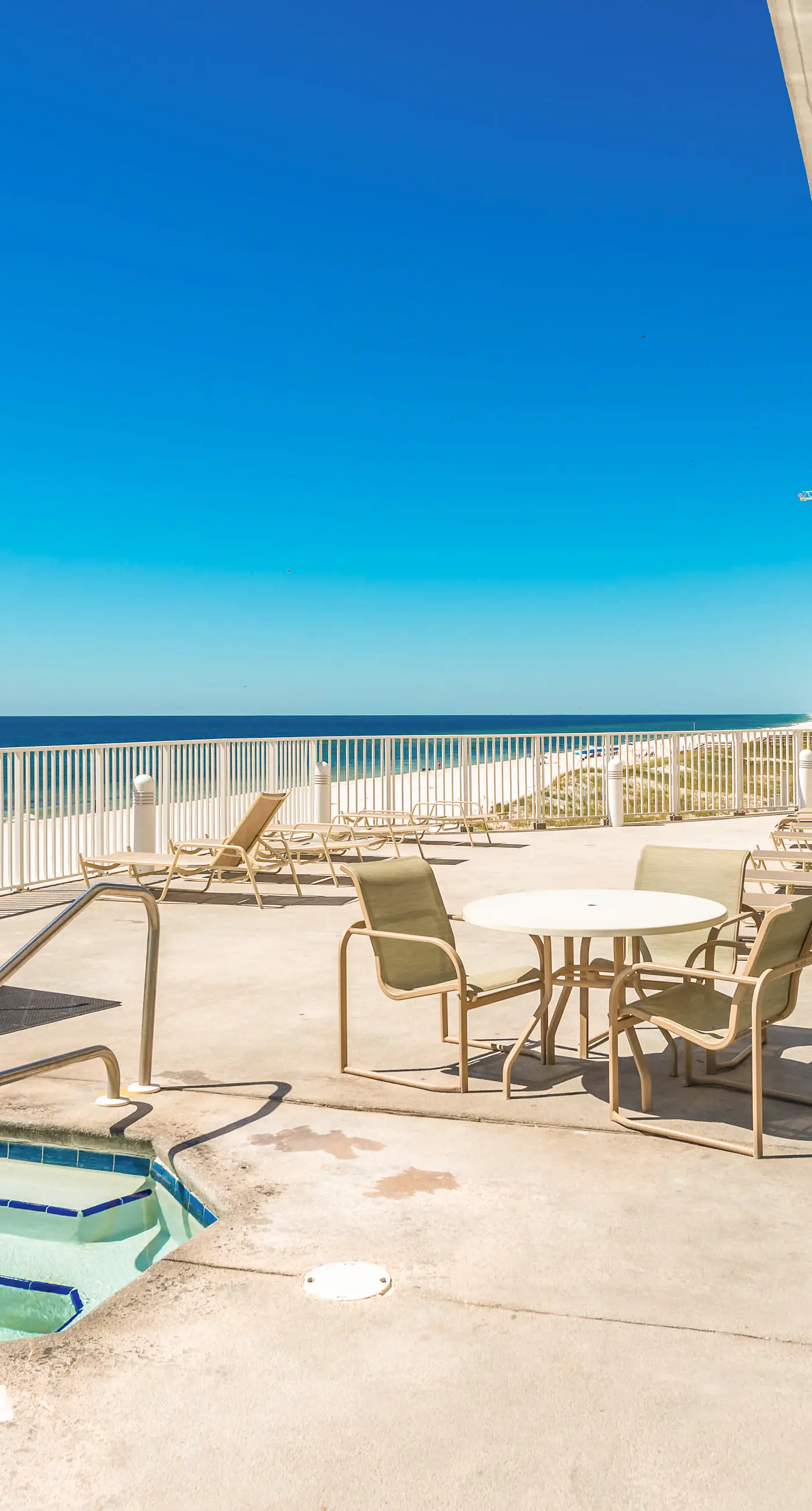 Inviting Gulf-front condo In Perdido Key with waterfront pool/hot tub and oceanfront balcony