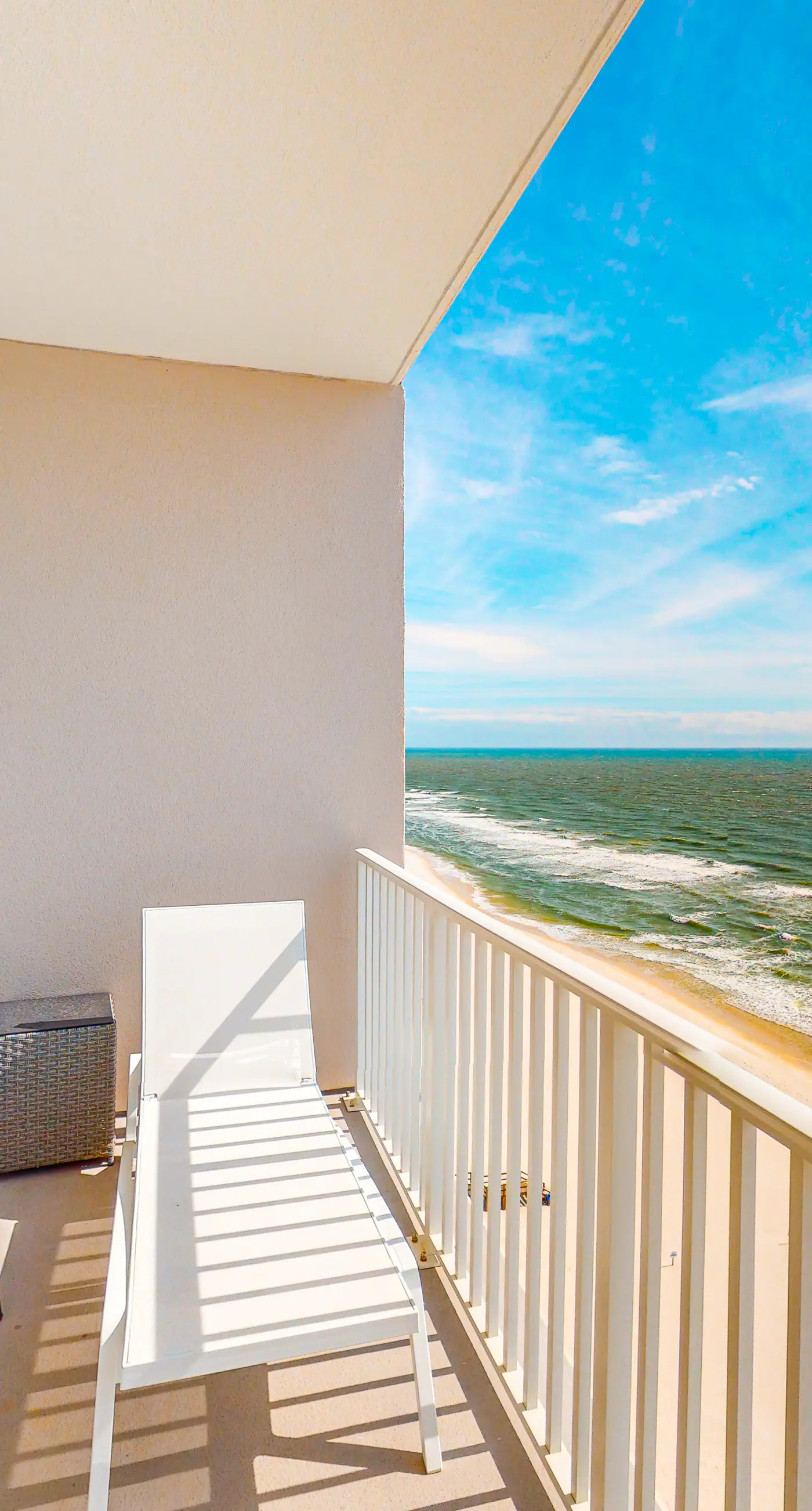 Inviting Gulf-front condo In Perdido Key with waterfront pool/hot tub and oceanfront balcony