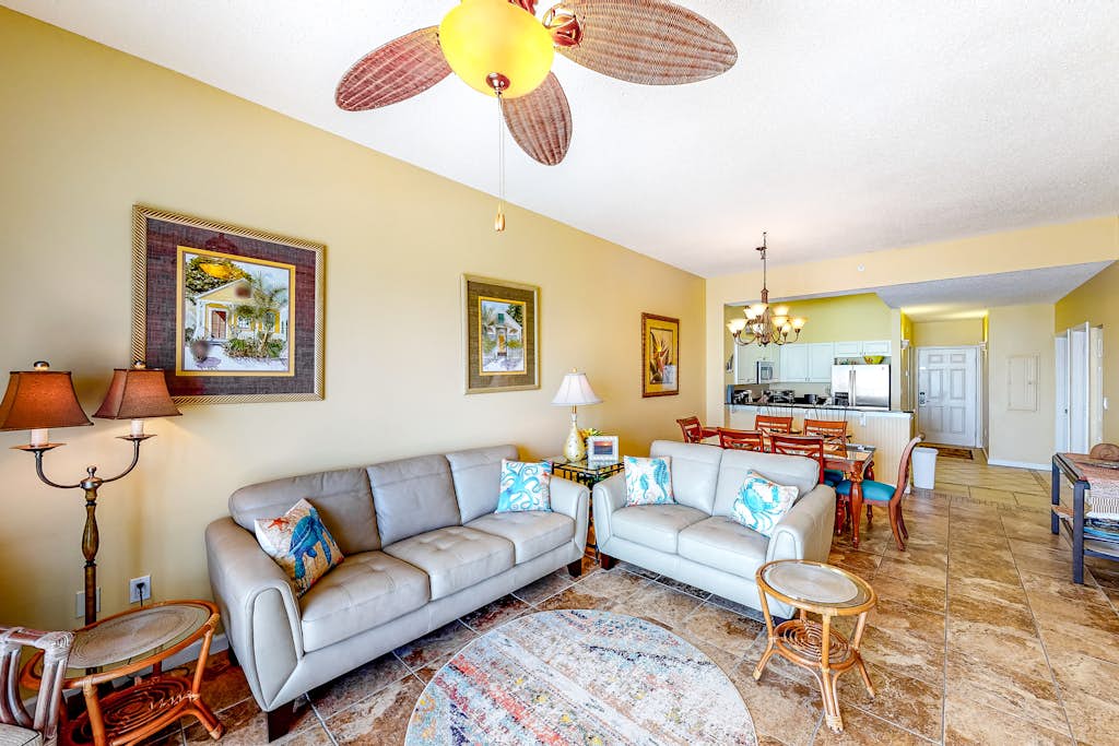 Gulf-front Perdido Key Condo with Waterfront Pool/Hot Tub and Oceanfront Balcony