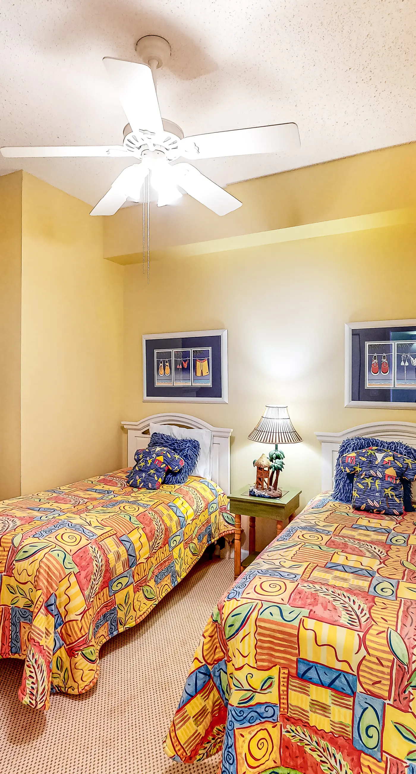 Inviting Gulf-front condo In Perdido Key with waterfront pool/hot tub and oceanfront balcony