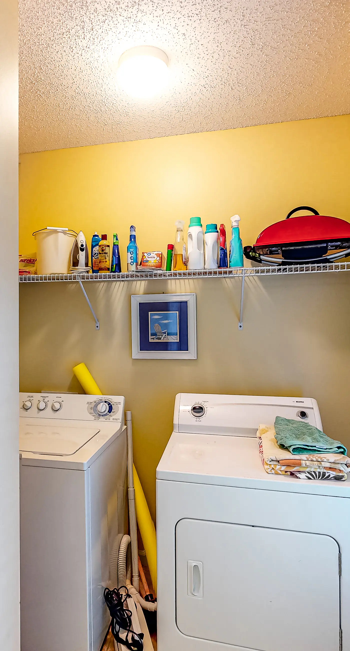 Inviting Gulf-front condo In Perdido Key with waterfront pool/hot tub and oceanfront balcony