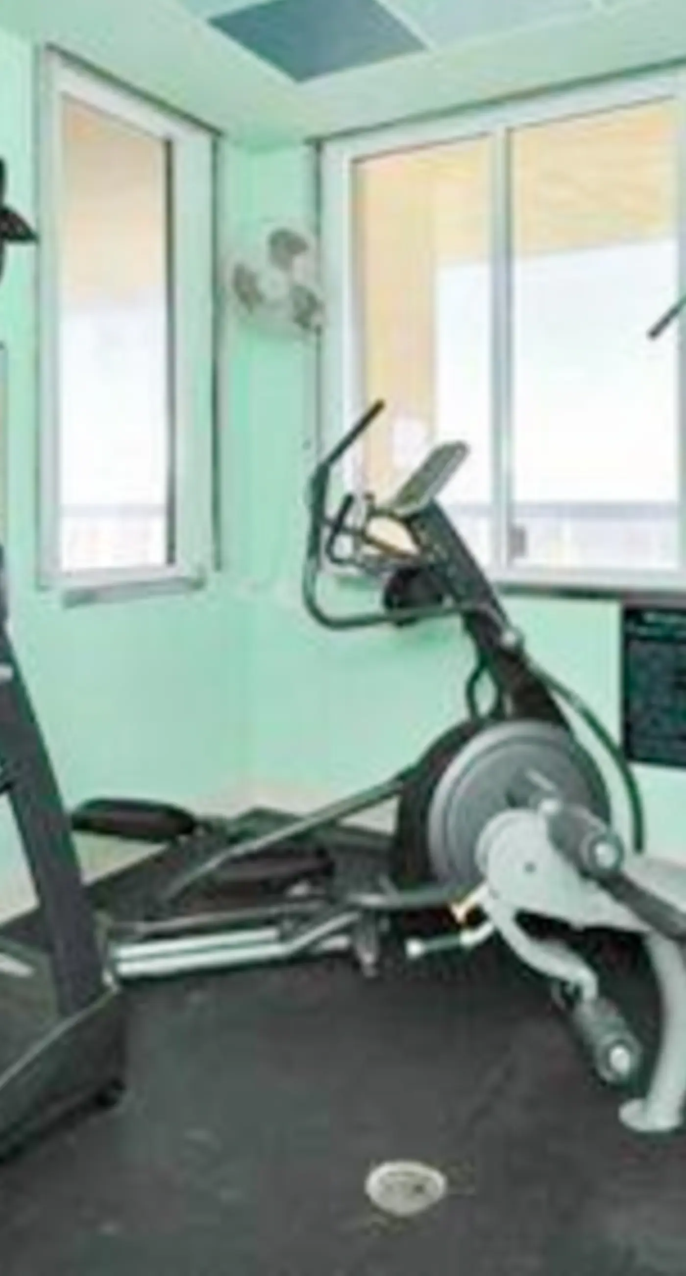 Inviting Gulf-front condo In Perdido Key with waterfront pool/hot tub and oceanfront balcony