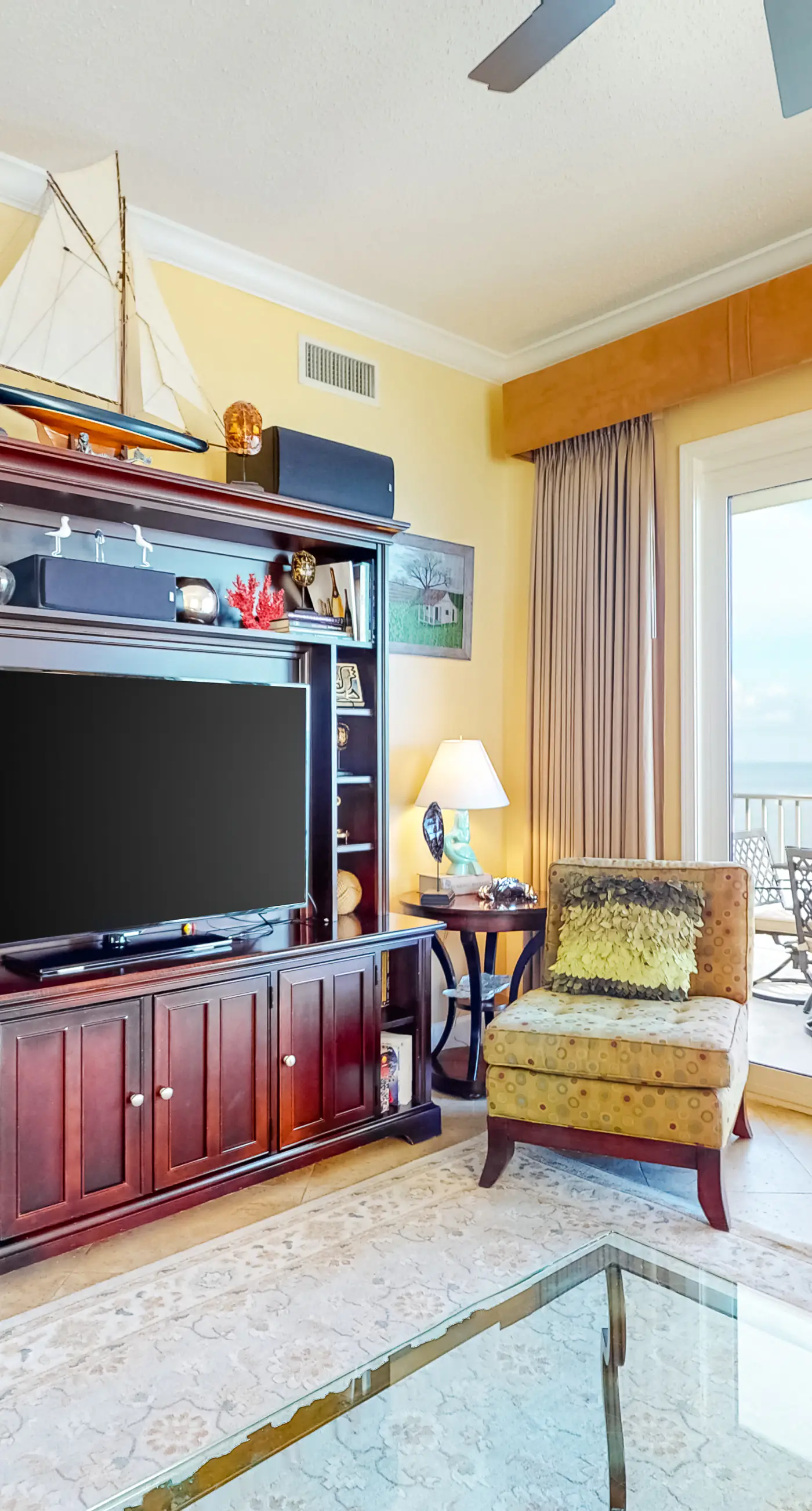 Inviting Gulf-front condo In Perdido Key with waterfront pool/hot tub and oceanfront balcony