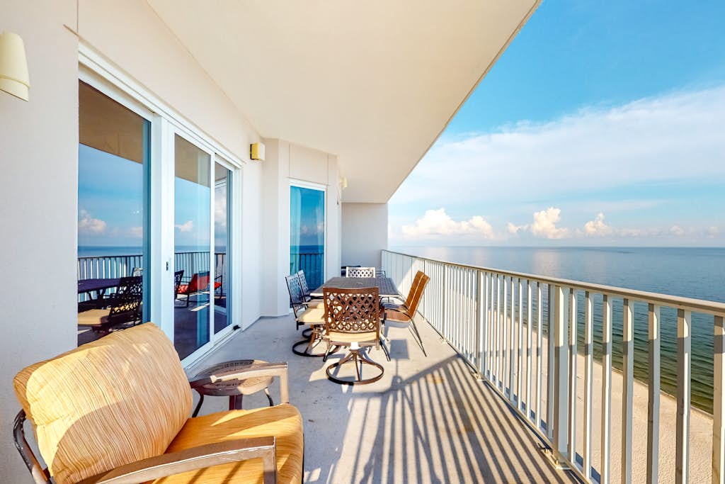 Inviting Gulf-front condo In Perdido Key with waterfront pool/hot tub and oceanfront balcony