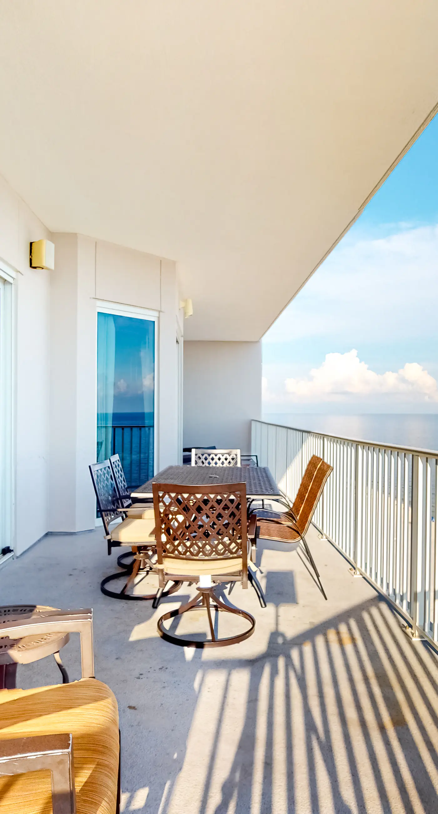 Inviting Gulf-front condo In Perdido Key with waterfront pool/hot tub and oceanfront balcony