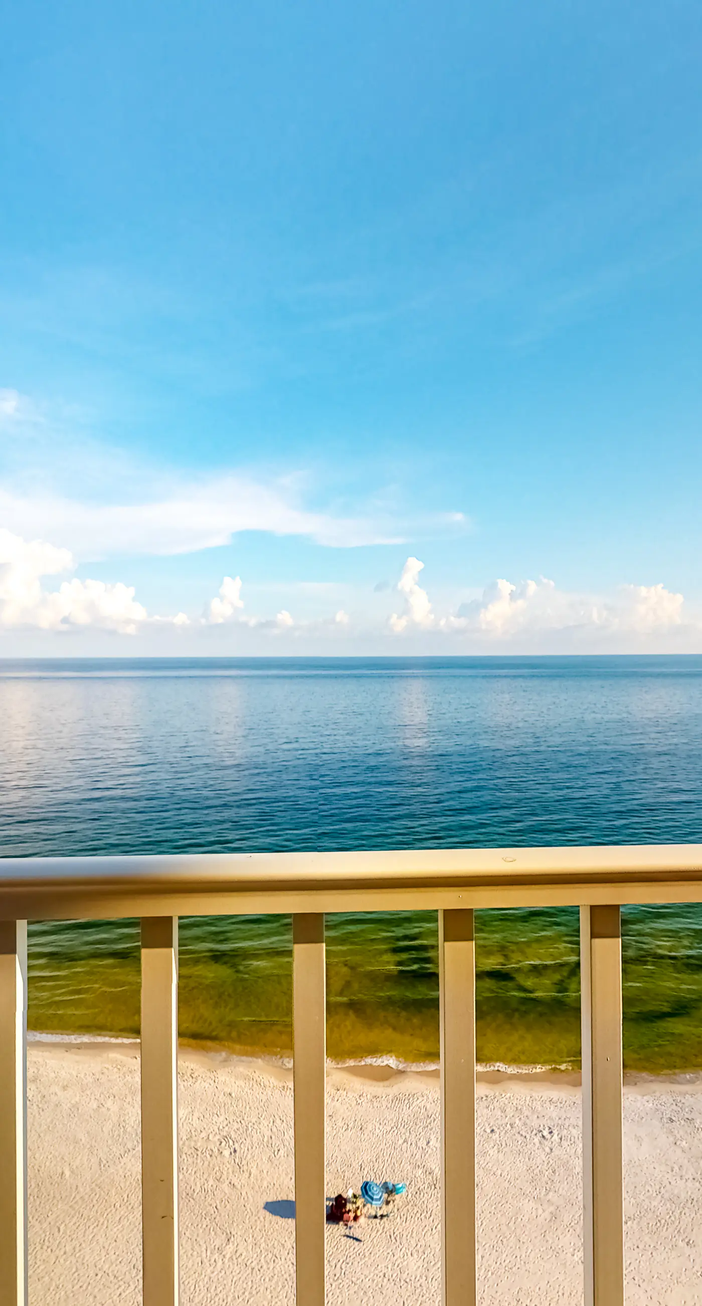 Inviting Gulf-front condo In Perdido Key with waterfront pool/hot tub and oceanfront balcony