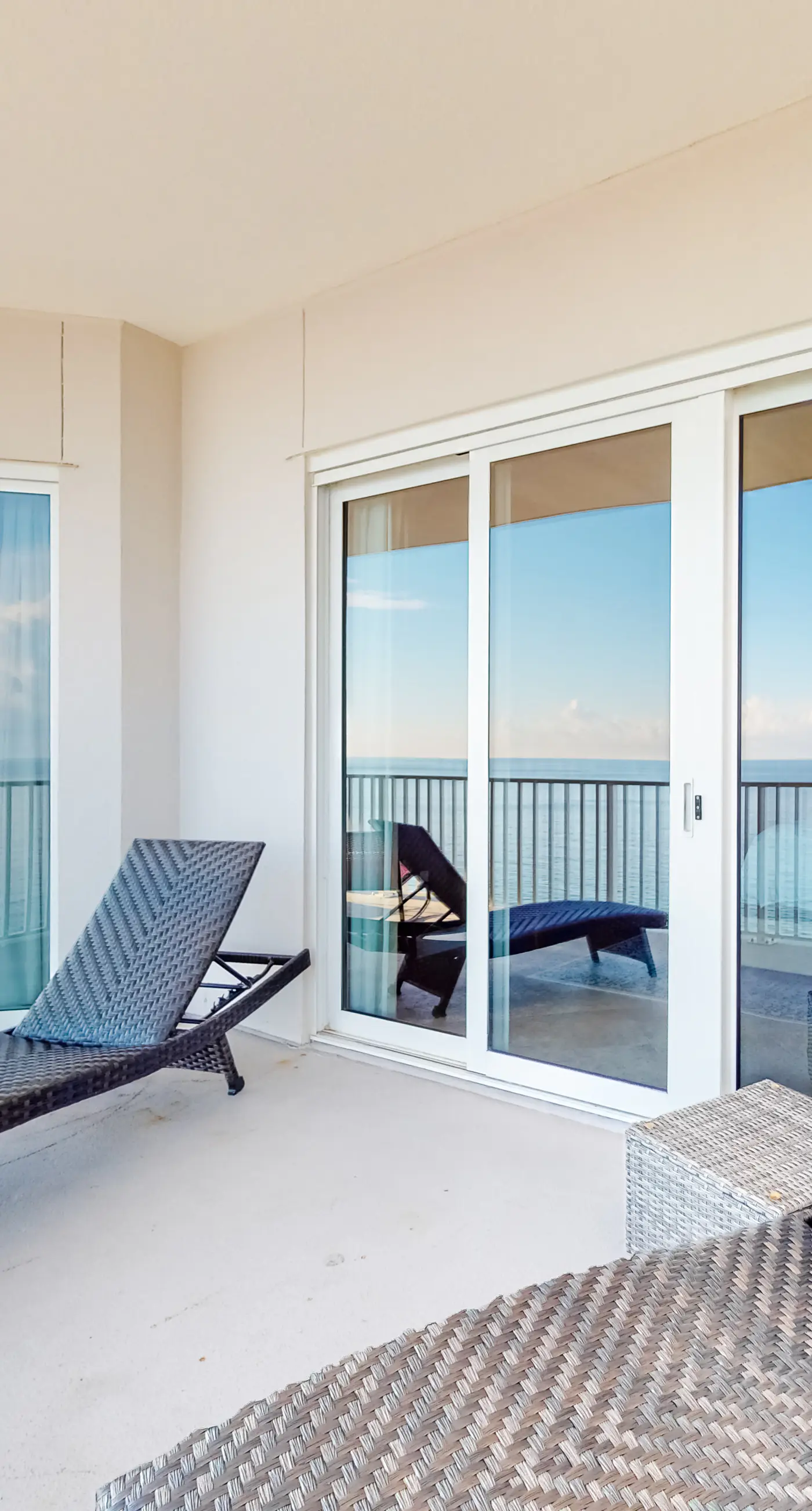Inviting Gulf-front condo In Perdido Key with waterfront pool/hot tub and oceanfront balcony