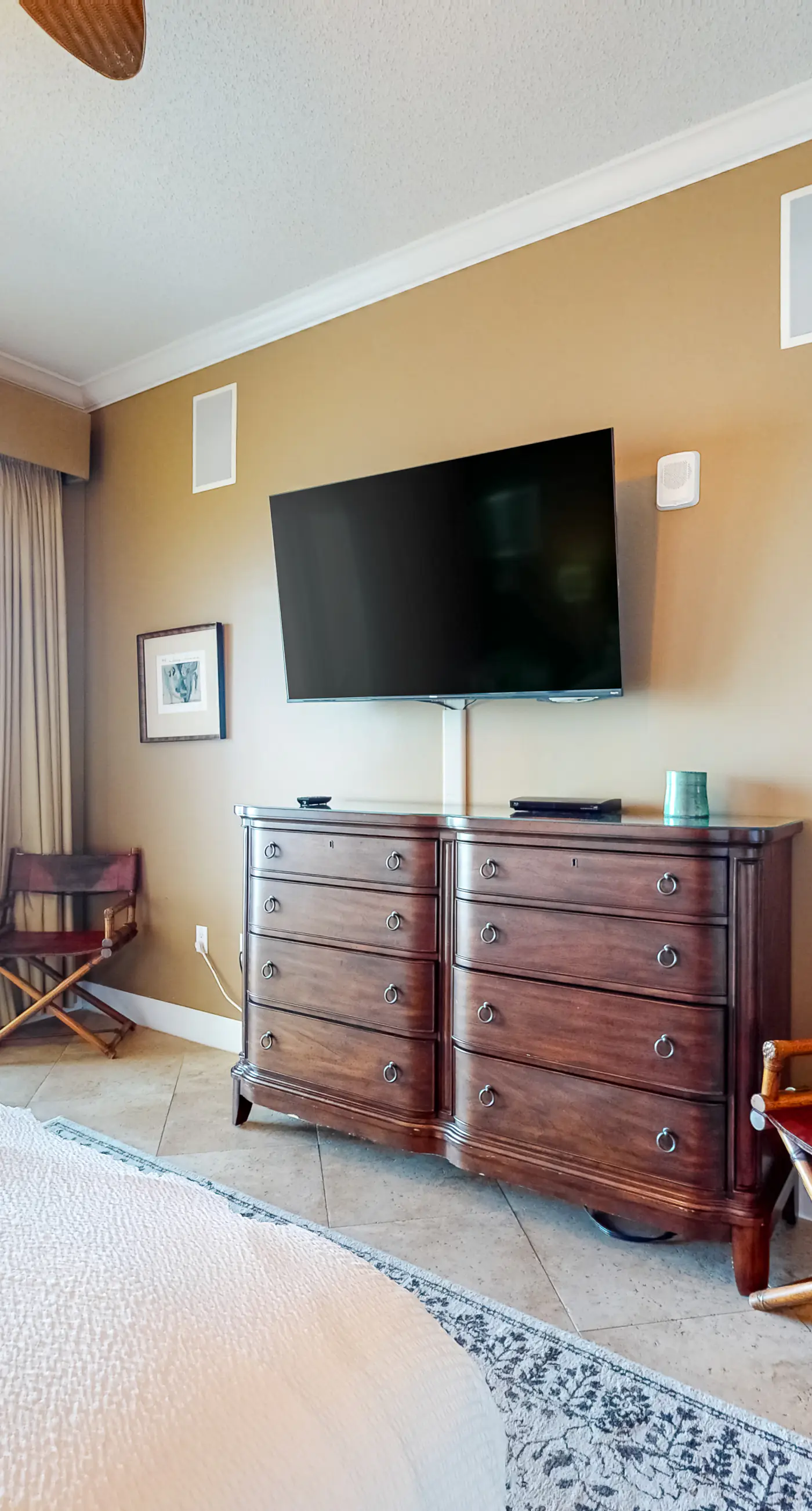 Inviting Gulf-front condo In Perdido Key with waterfront pool/hot tub and oceanfront balcony