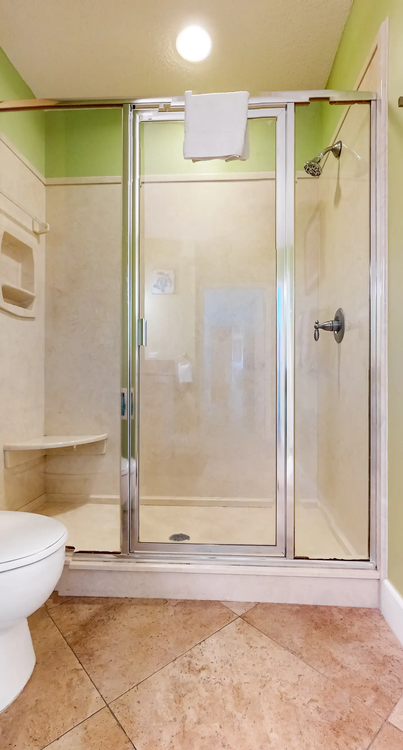 Inviting Gulf-front condo In Perdido Key with waterfront pool/hot tub and oceanfront balcony