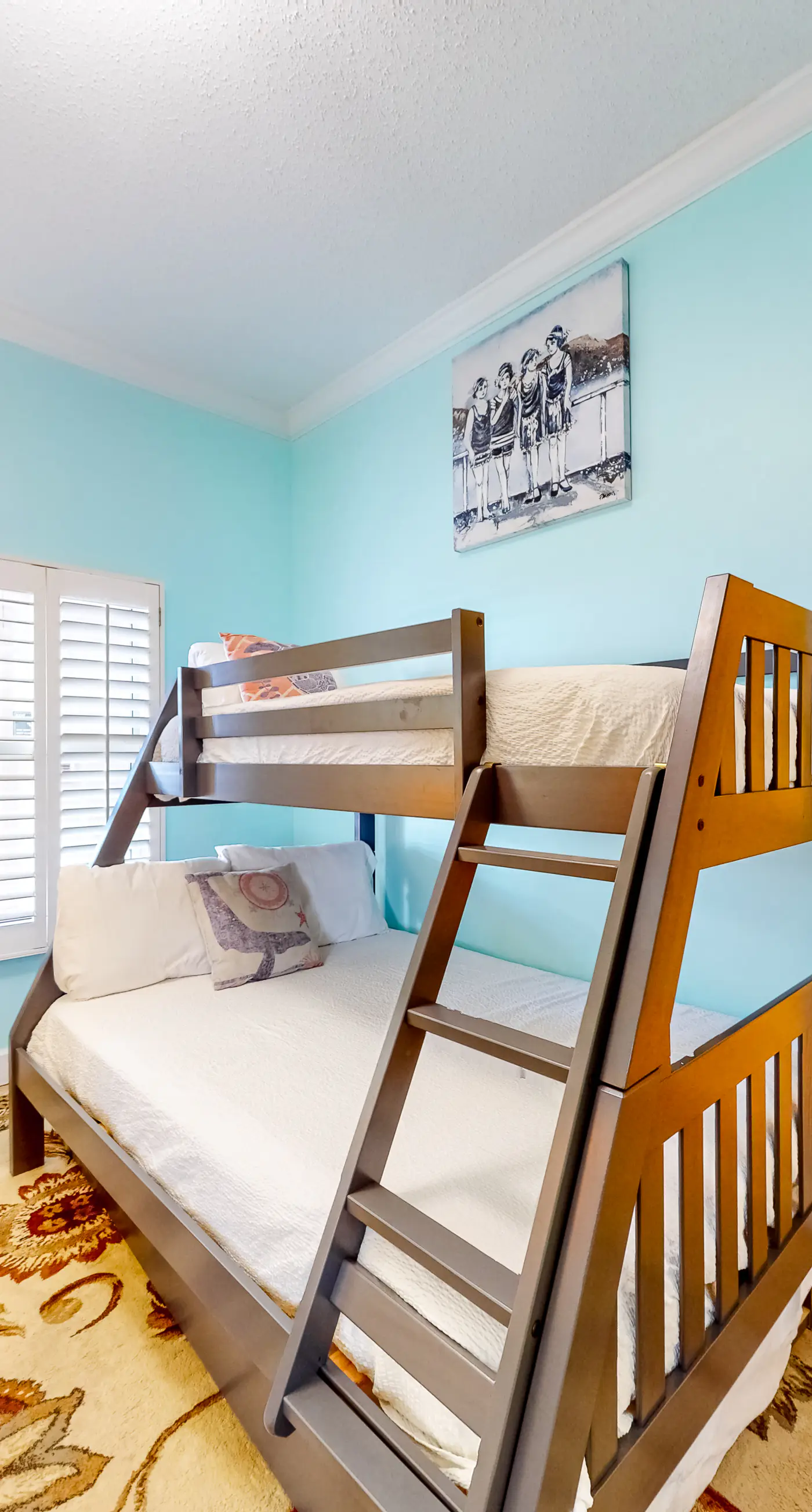 Inviting Gulf-front condo In Perdido Key with waterfront pool/hot tub and oceanfront balcony