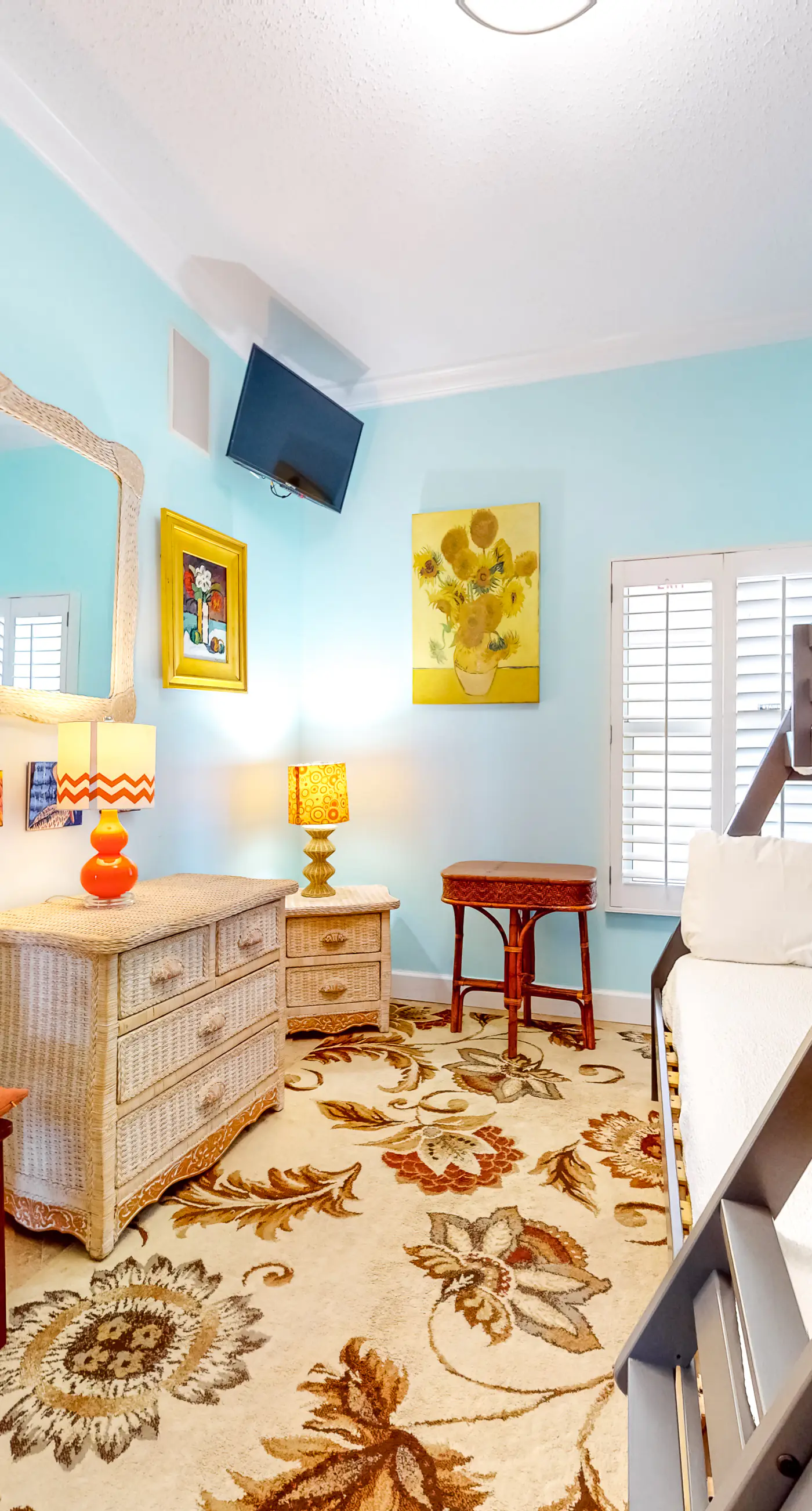 Inviting Gulf-front condo In Perdido Key with waterfront pool/hot tub and oceanfront balcony