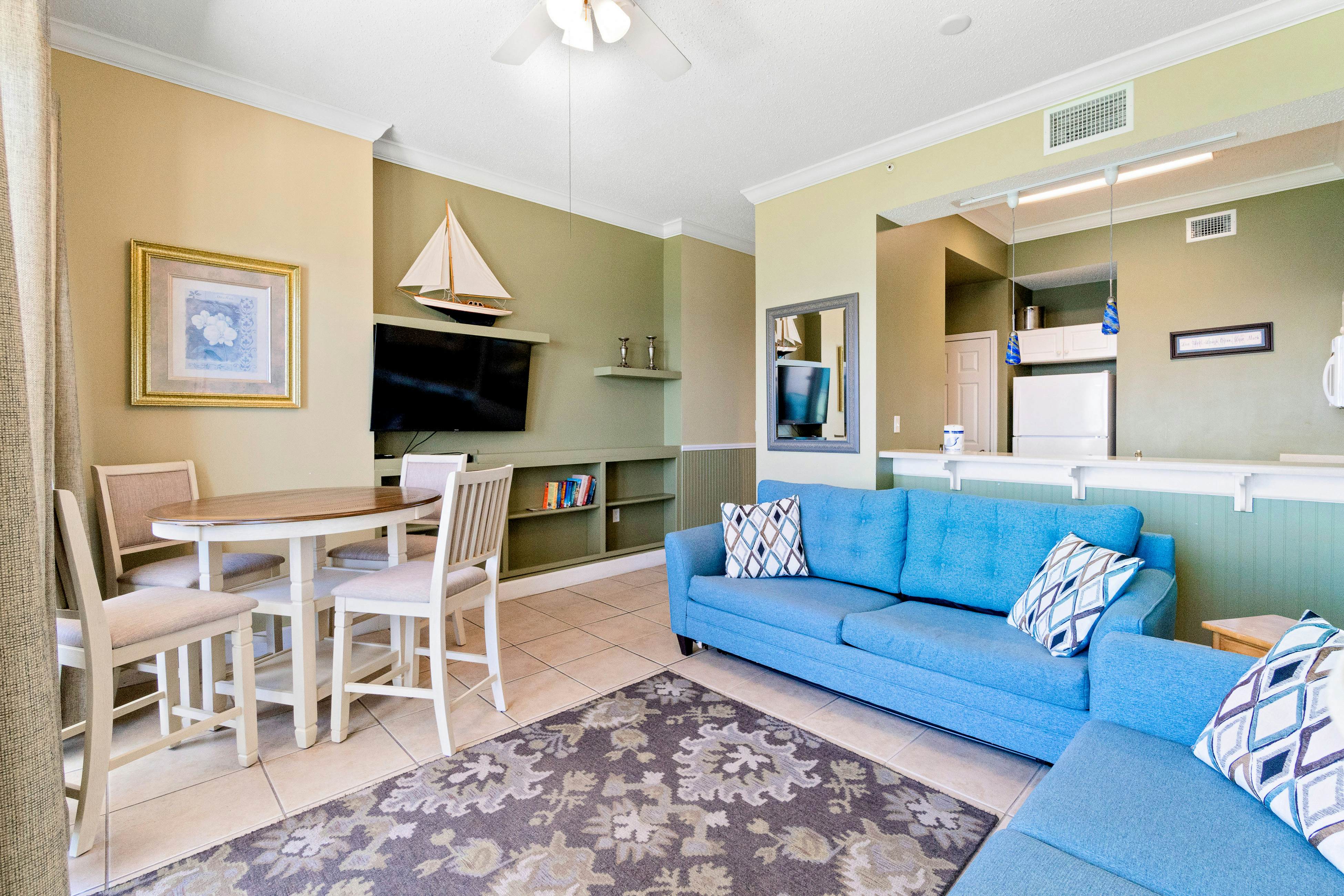 Inviting Gulf-front condo In Perdido Key with waterfront pool/hot tub and oceanfront balcony