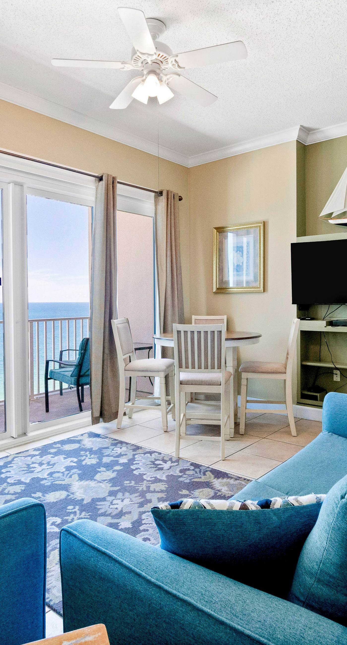 Inviting Gulf-front condo In Perdido Key with waterfront pool/hot tub and oceanfront balcony