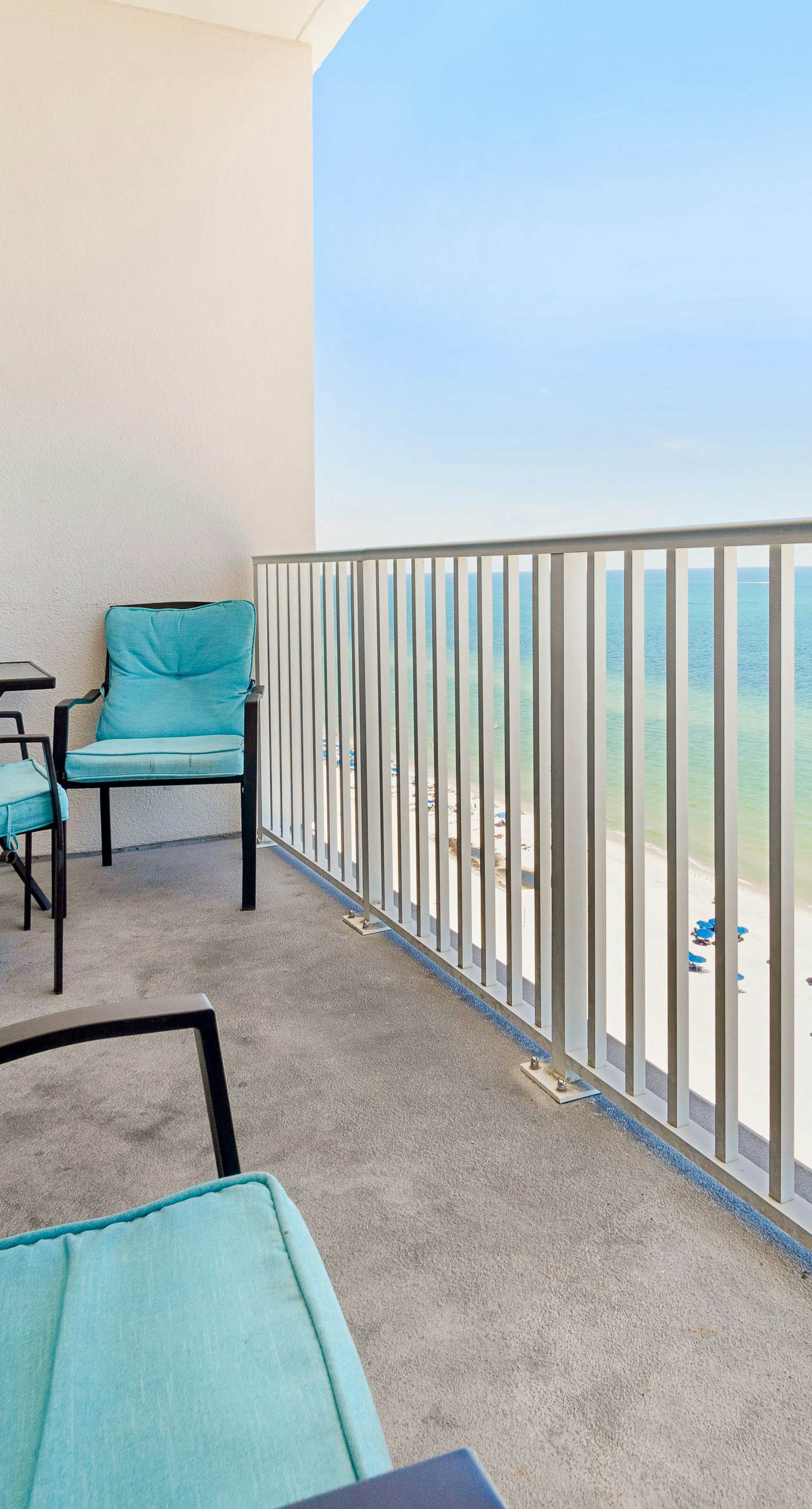 Inviting Gulf-front condo In Perdido Key with waterfront pool/hot tub and oceanfront balcony