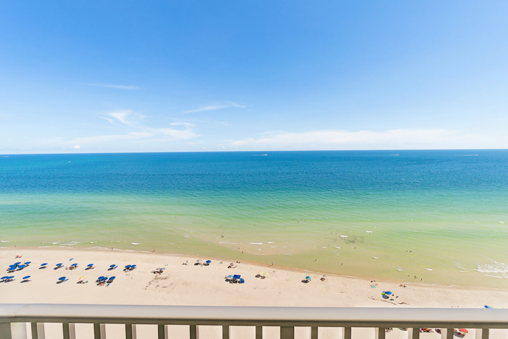 Inviting Gulf-front condo In Perdido Key with waterfront pool/hot tub and oceanfront balcony