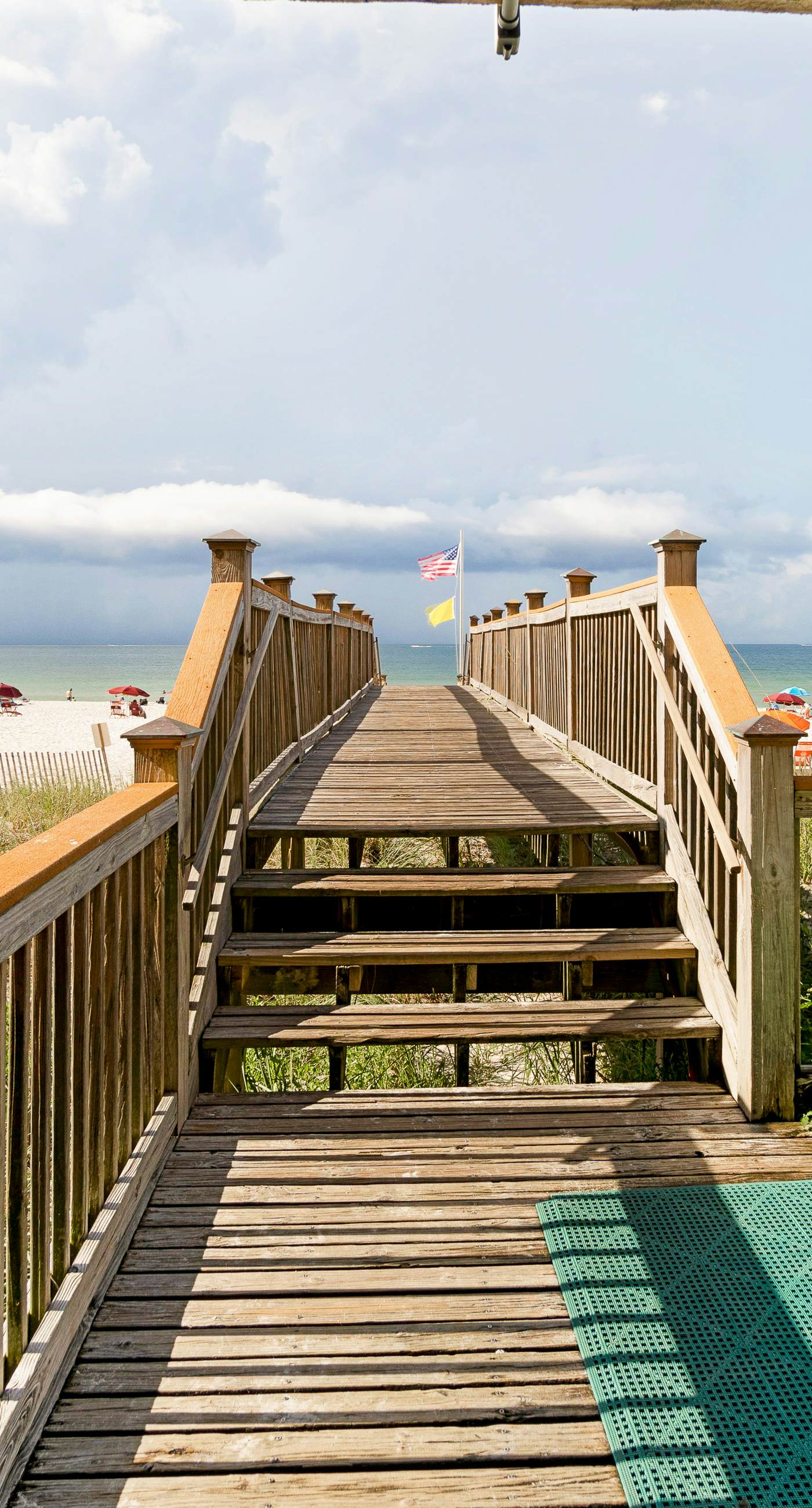 Inviting Gulf-front condo In Perdido Key with waterfront pool/hot tub and oceanfront balcony