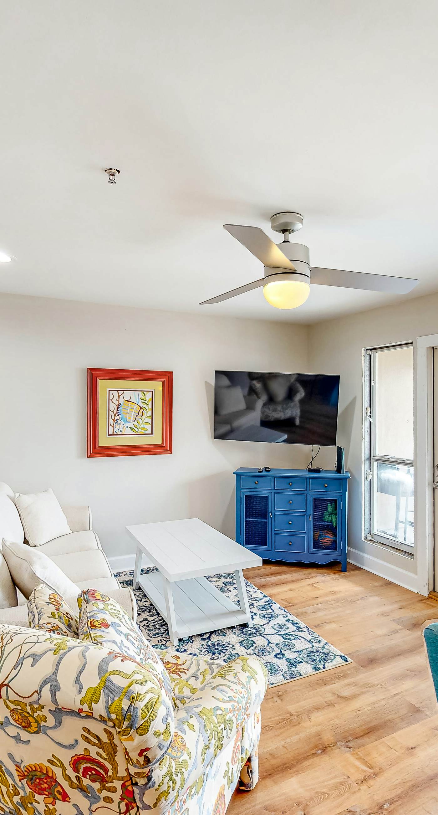 Cozy, top-floor beachfront condo with pool, pool spa, & beach access