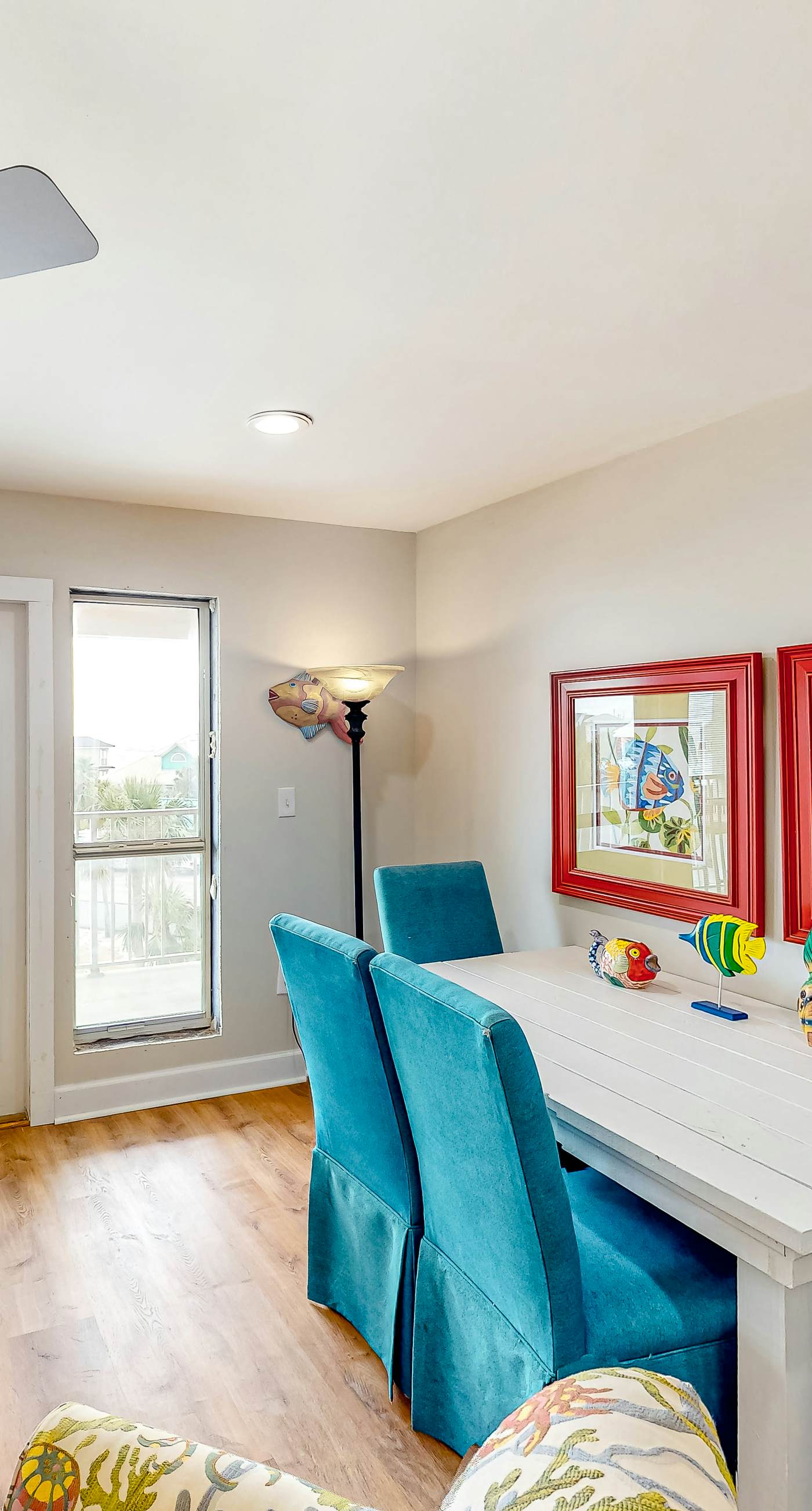 Cozy, top-floor beachfront condo with pool, pool spa, & beach access