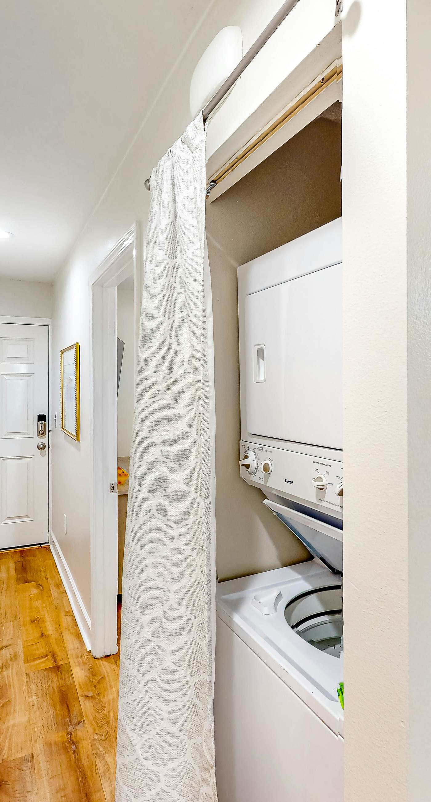 Cozy, top-floor beachfront condo with pool, pool spa, & beach access