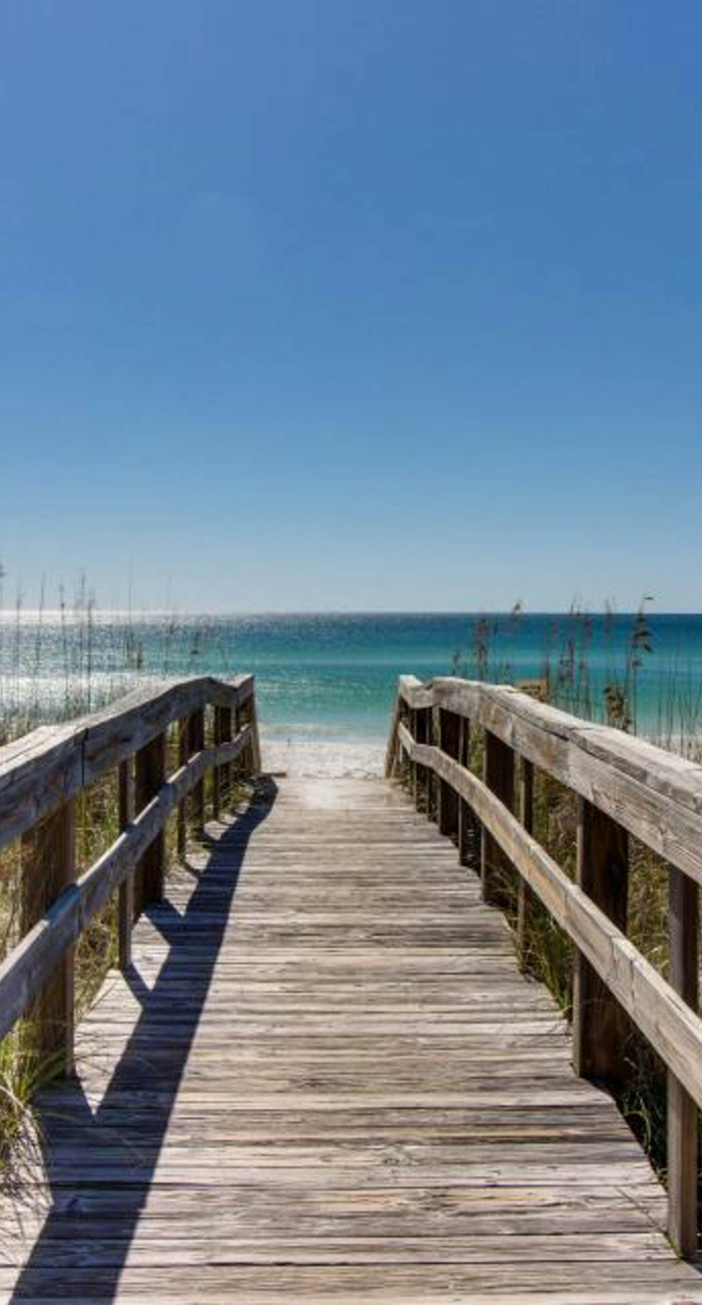 Cozy, top-floor beachfront condo with pool, pool spa, & beach access